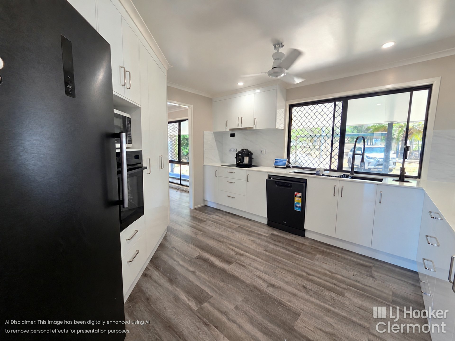 546-562 Miran Khan Drive — photo 26 of 29
