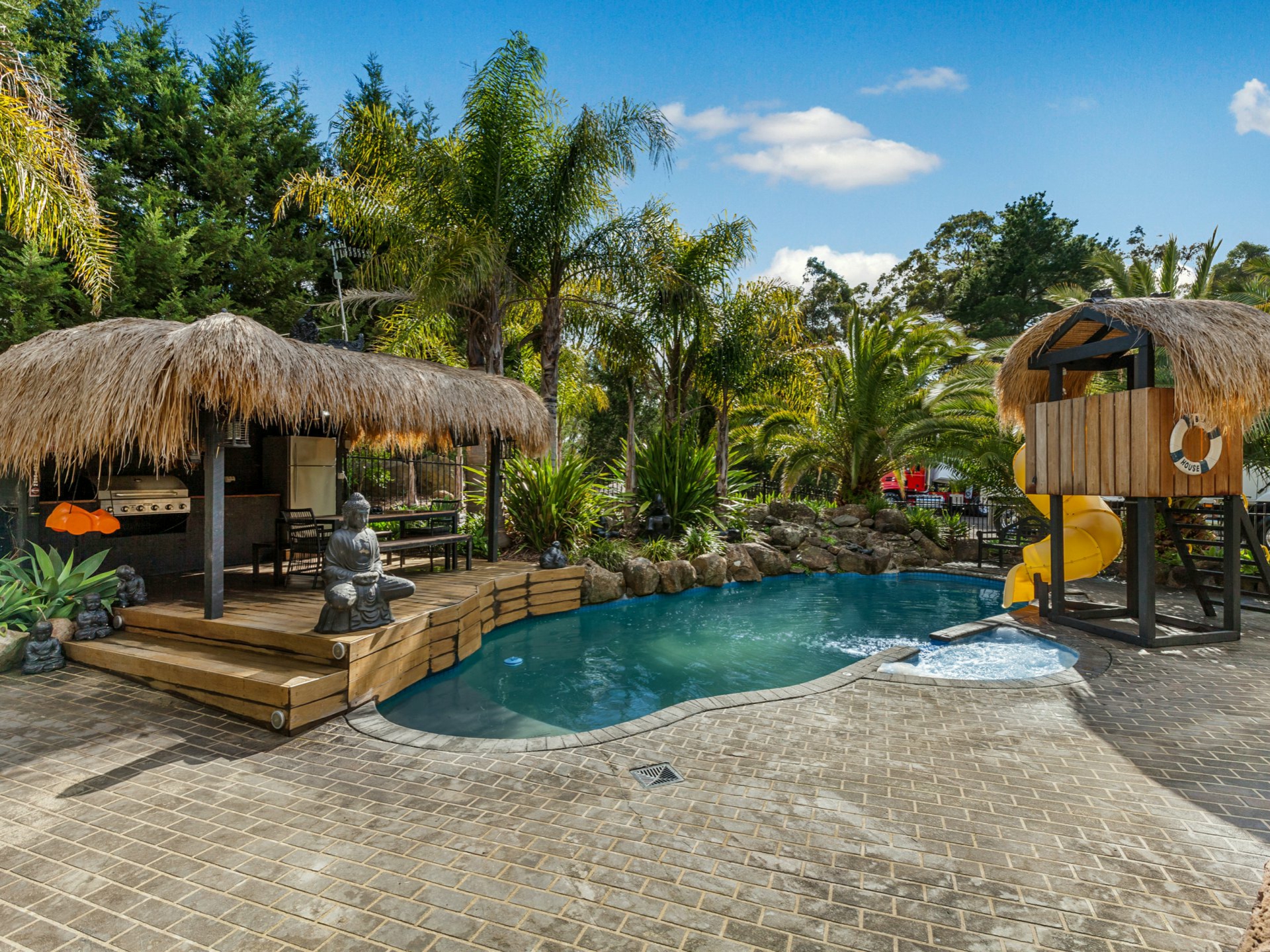 23 Fleming Drive, BROADFORD