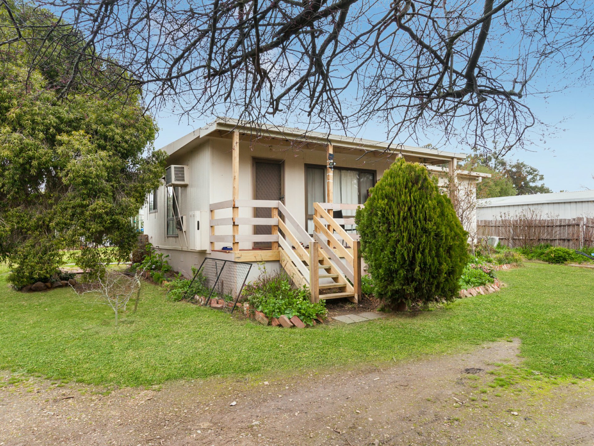 206 High Street, BROADFORD