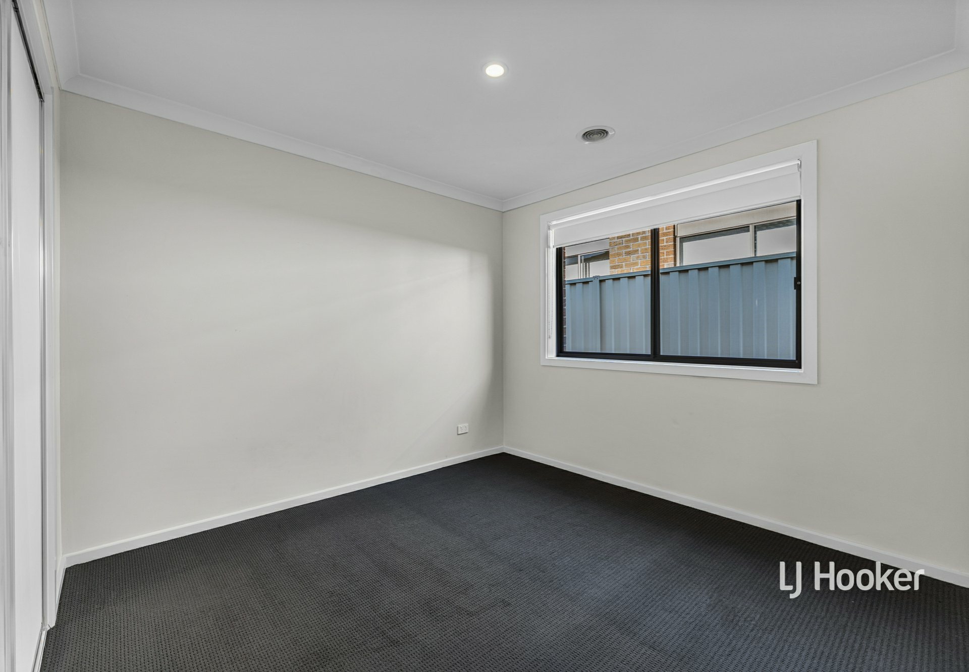 19 Pauline Way — photo 6 of 11