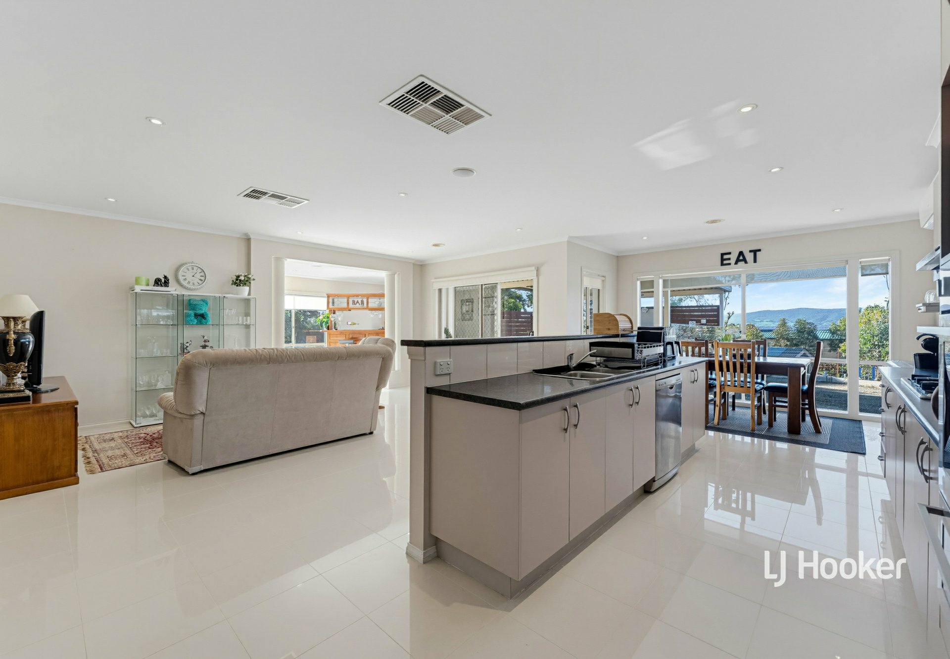 7 Tenni Close — photo 10 of 23
