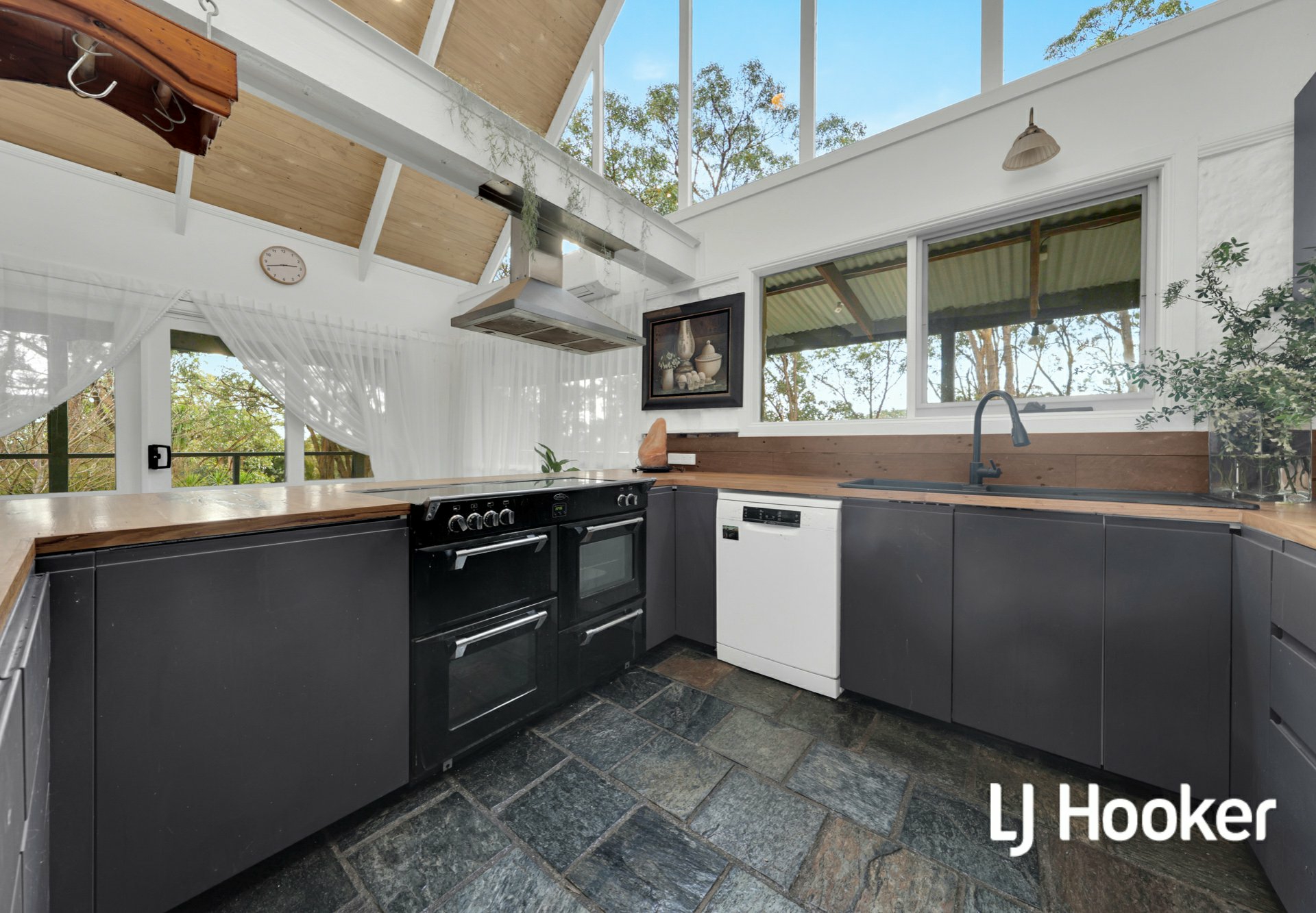 14 Baden Drive — photo 4 of 30