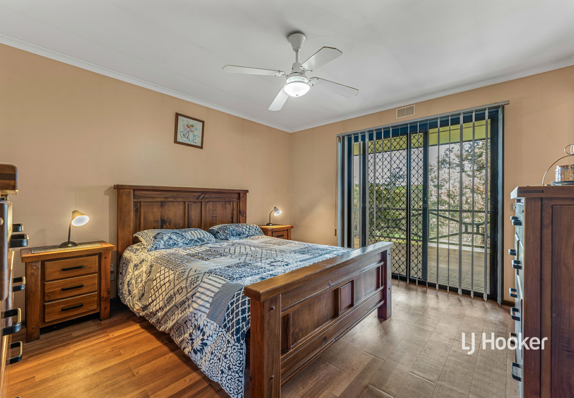 25 Elliotts Road — photo 5 of 24