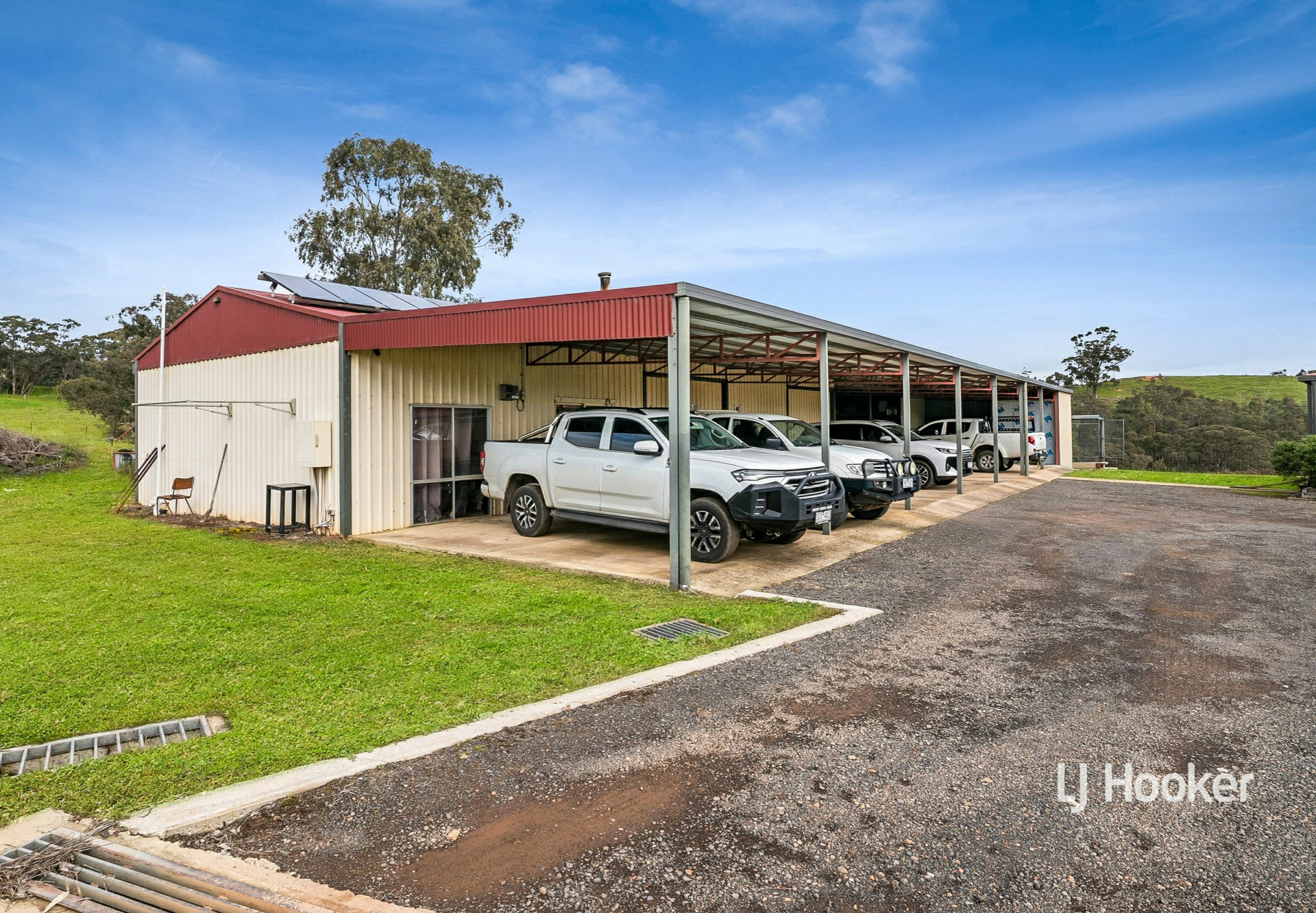 25 Elliotts Road — photo 11 of 24