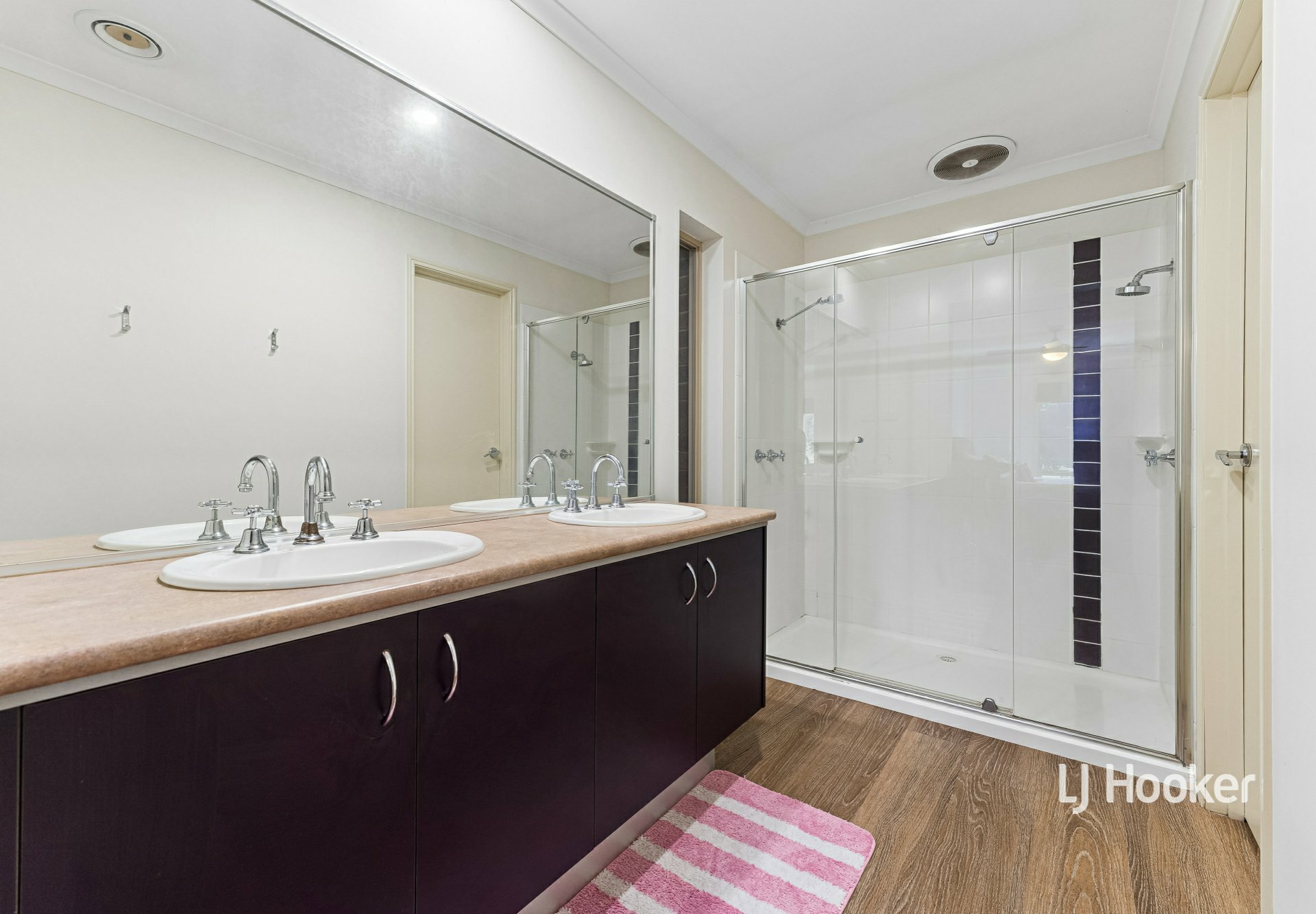 94 Cottage Crescent — photo 3 of 13