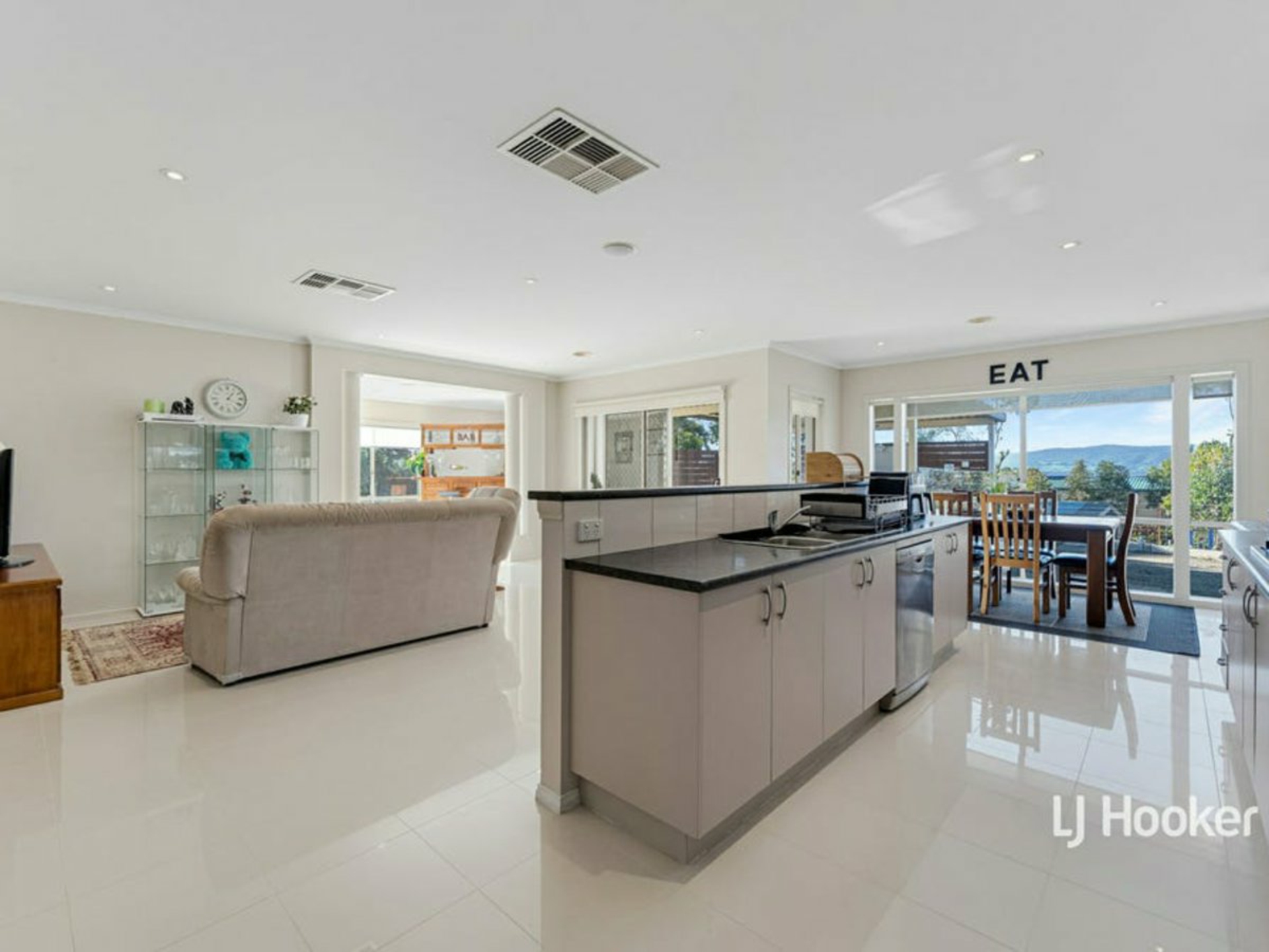 7 Tenni Close — photo 13 of 19