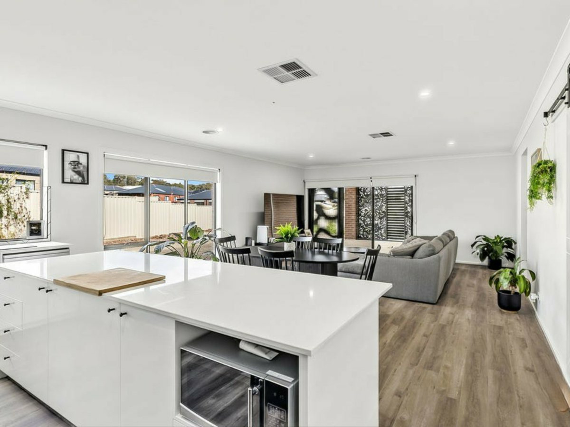 8 Vista Court — photo 5 of 11