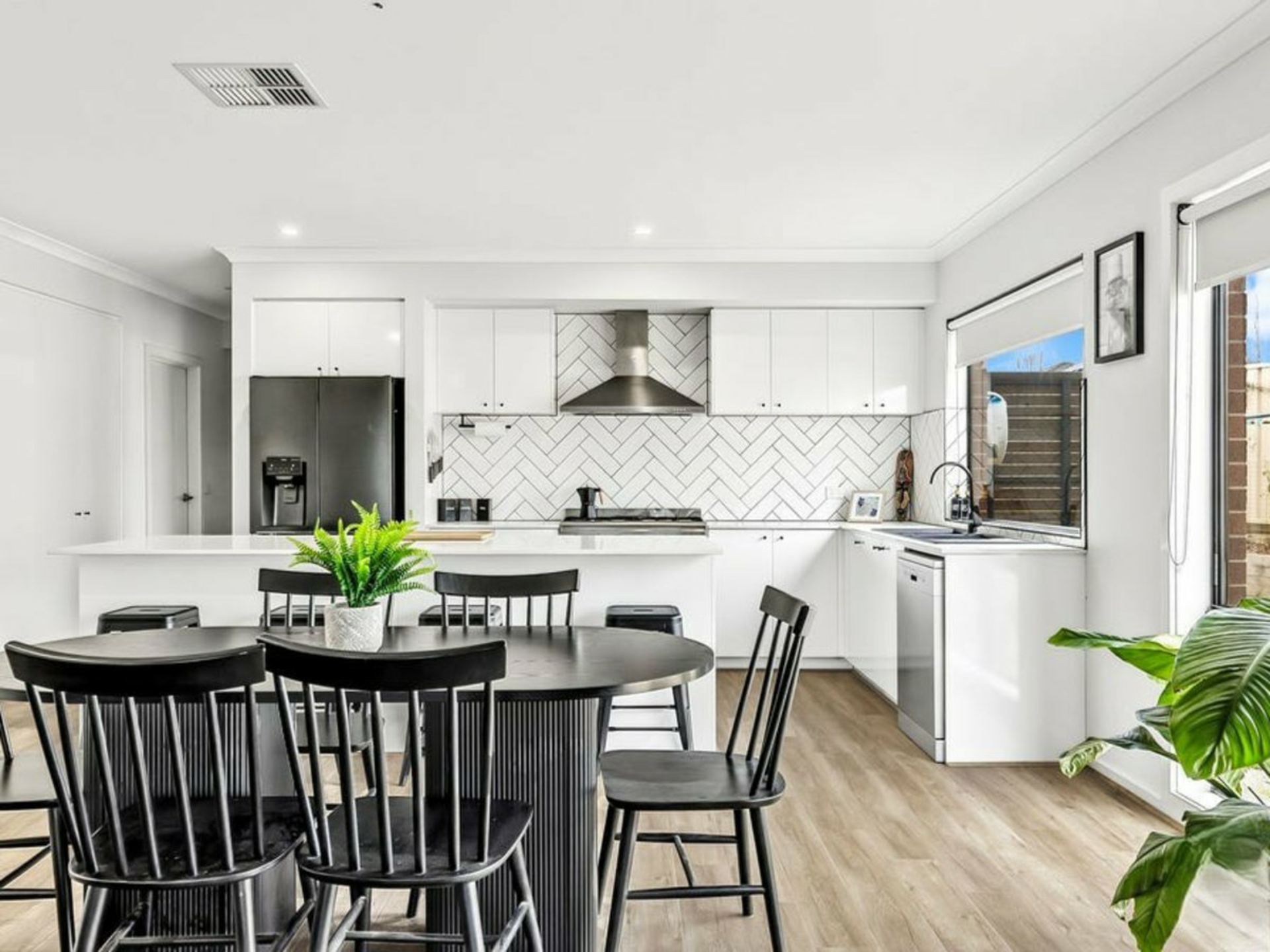 8 Vista Court — photo 6 of 11