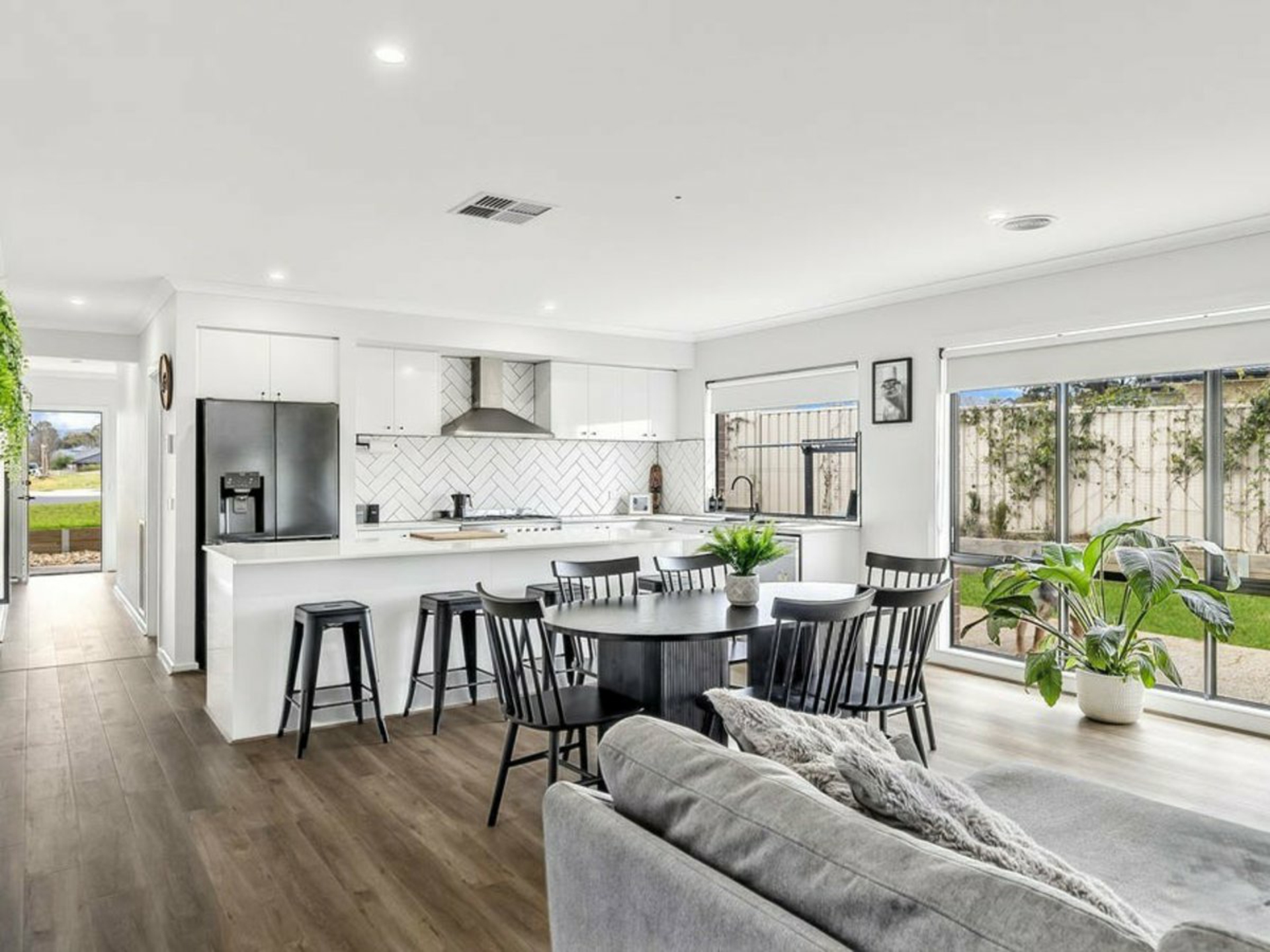 8 Vista Court — photo 7 of 11