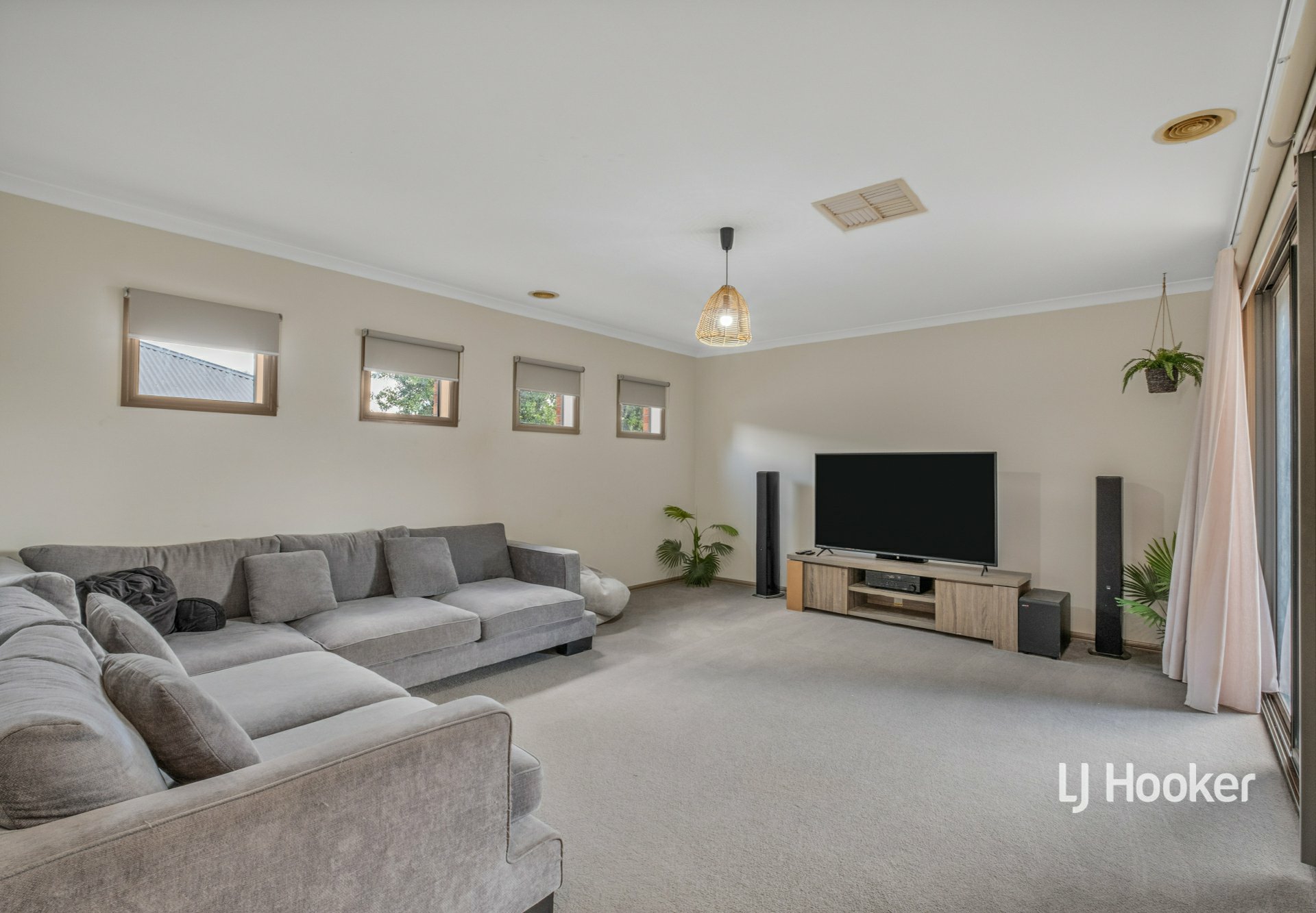 4 Greenwood Rise — photo 4 of 15
