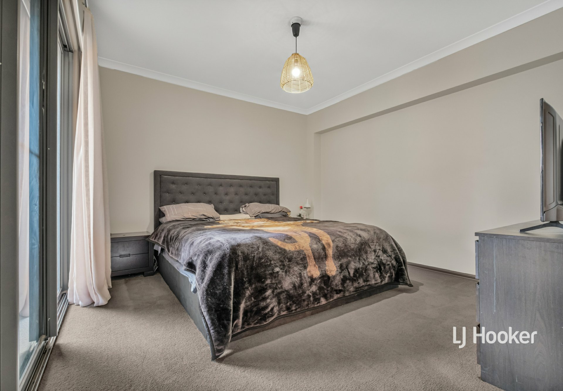 4 Greenwood Rise — photo 6 of 15