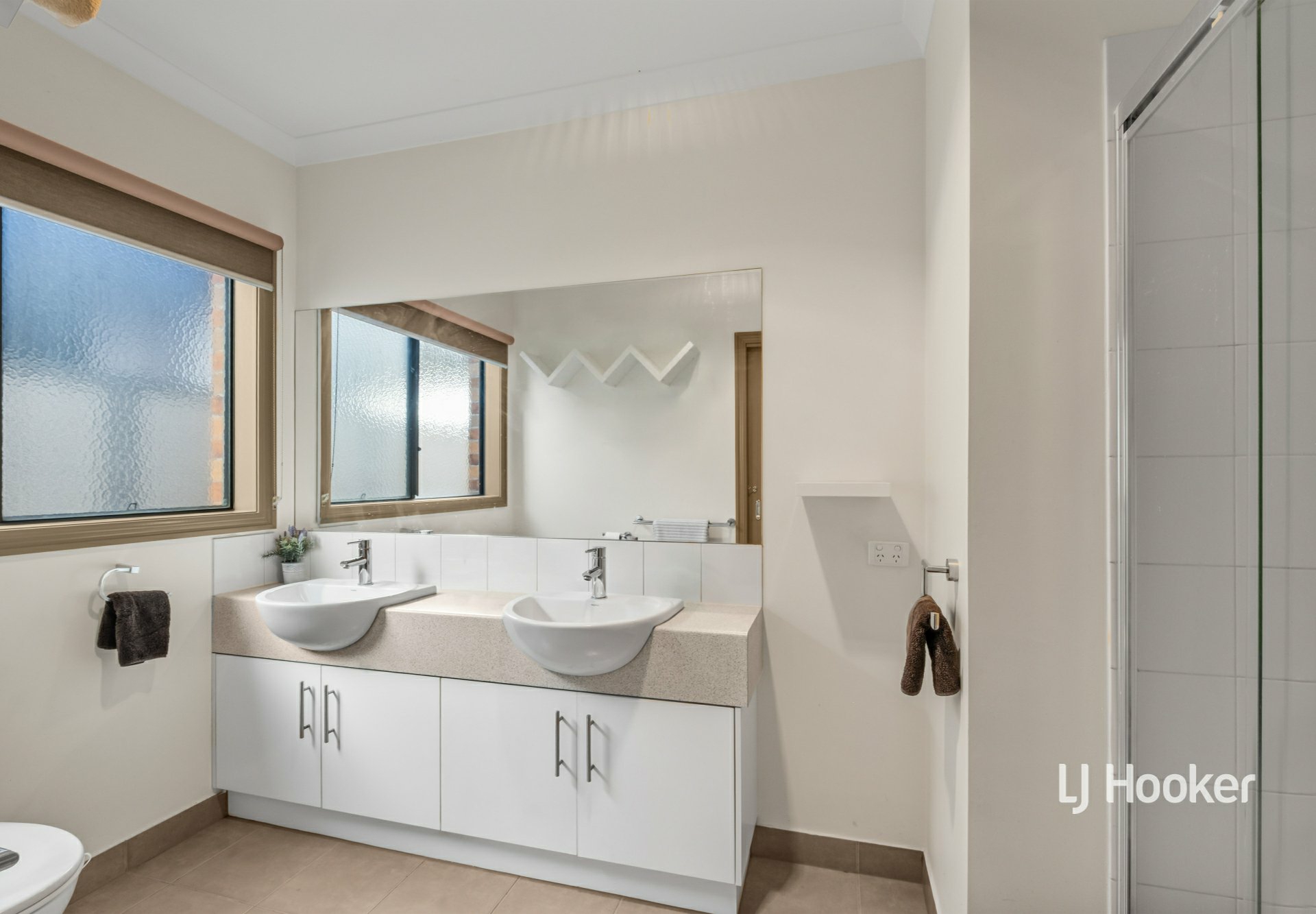 4 Greenwood Rise — photo 7 of 15