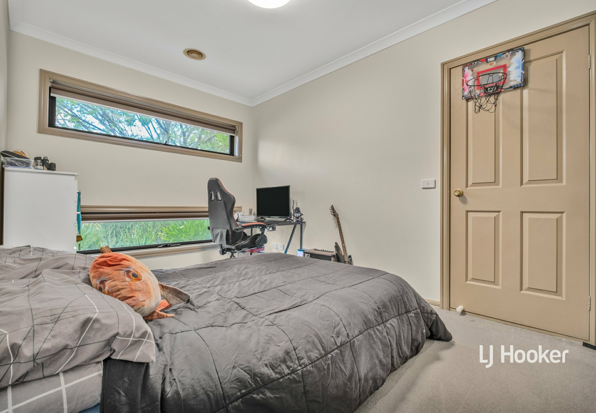 4 Greenwood Rise — photo 9 of 15