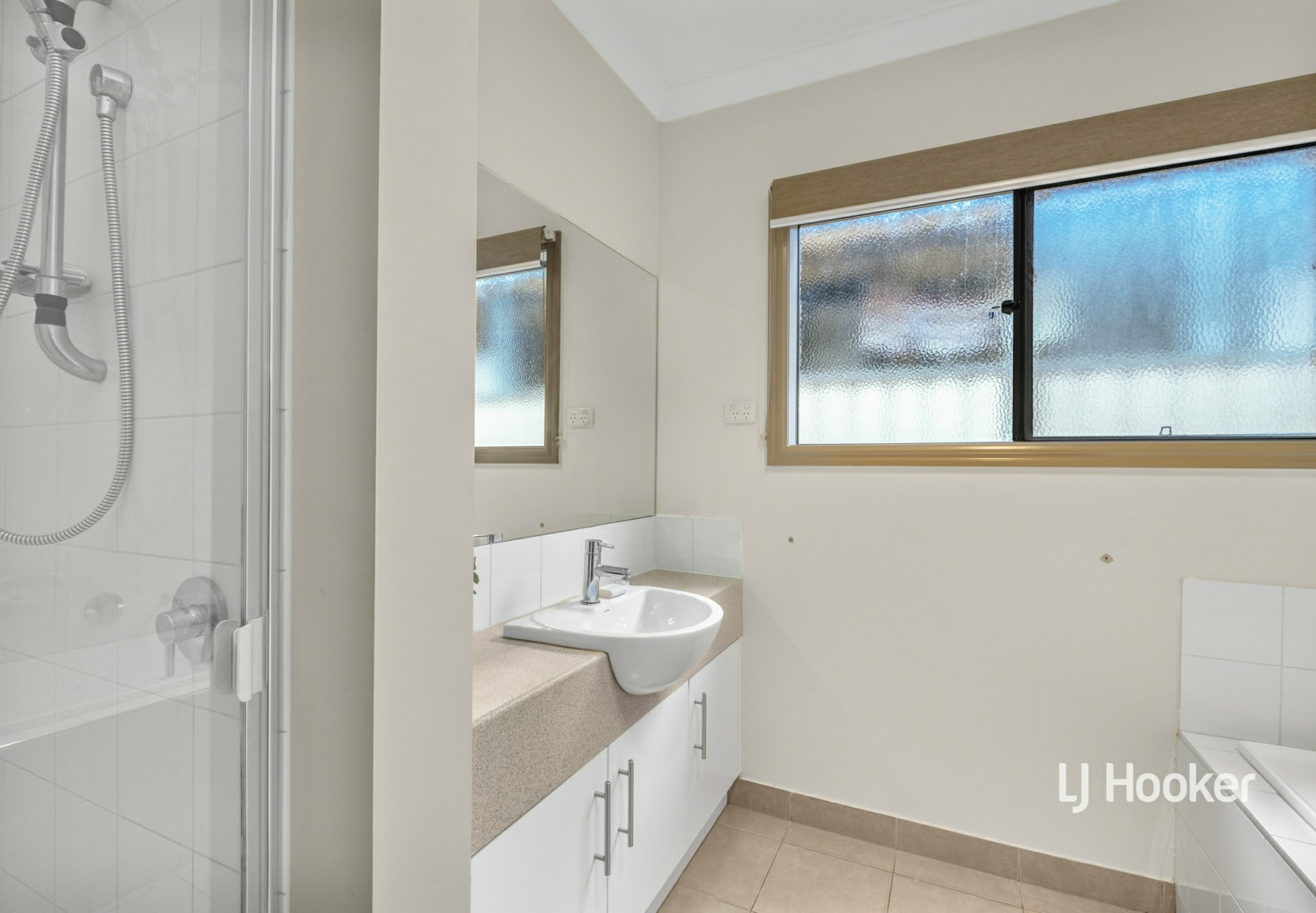 4 Greenwood Rise — photo 11 of 15