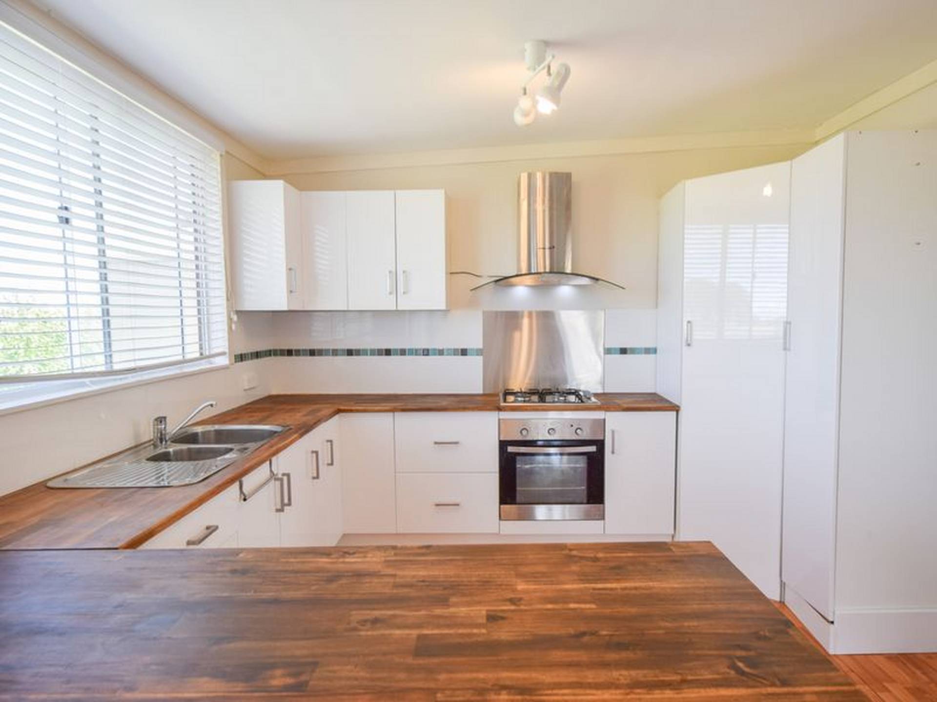 163 Prunvale Rd, YOUNG