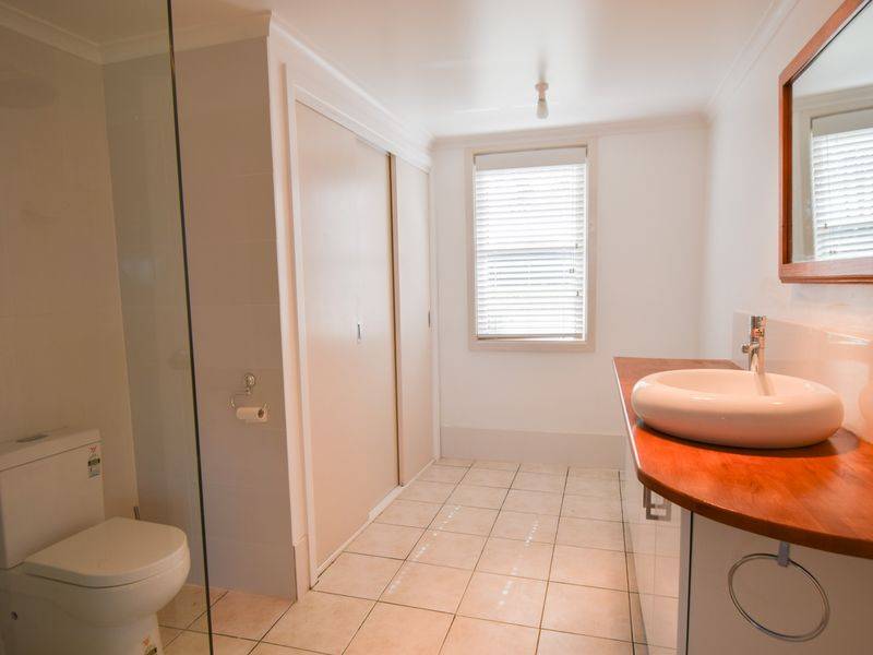 163 Prunvale Rd, YOUNG