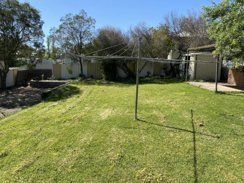 18 Templemore St, Young