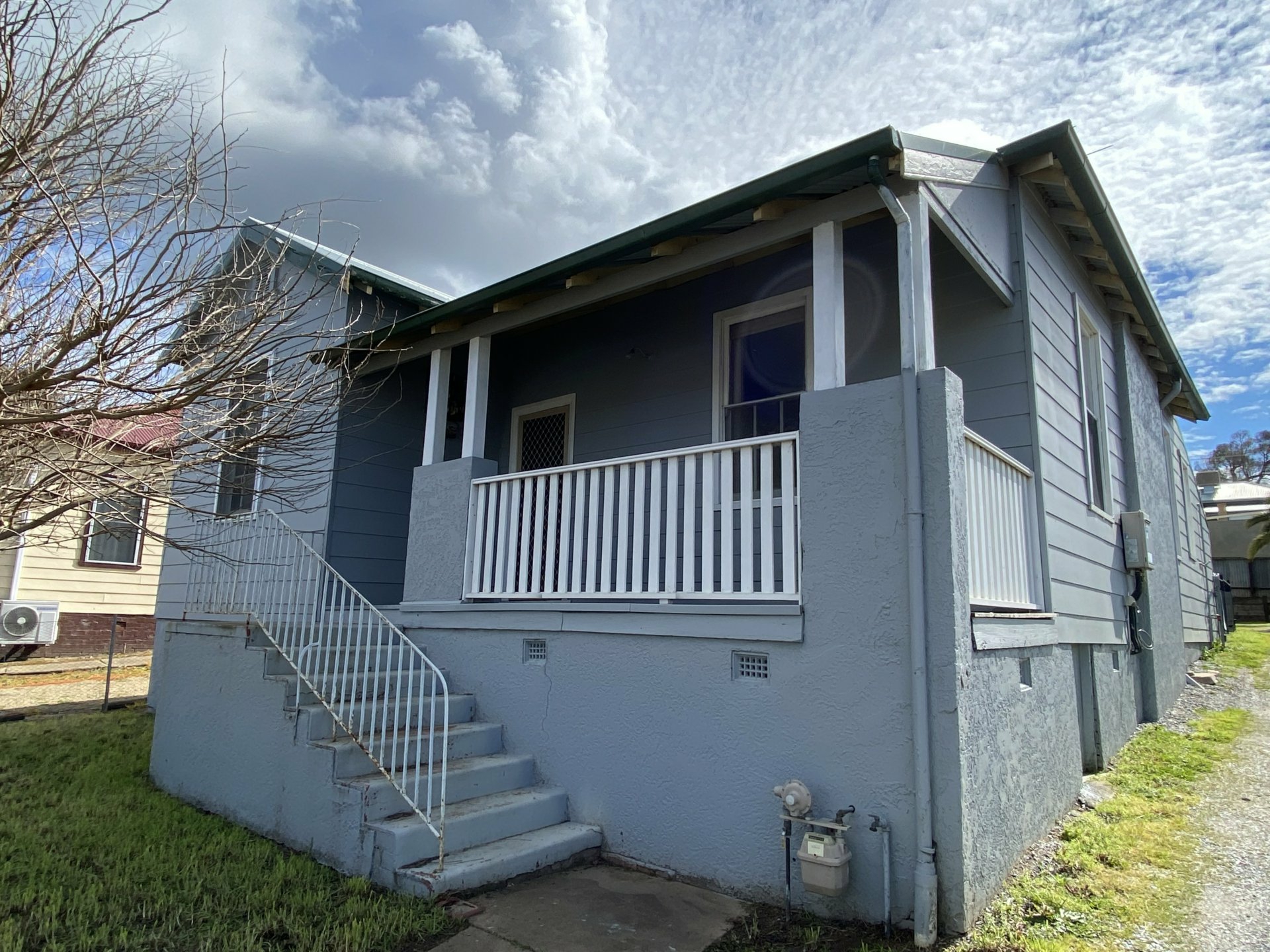 99 William Street, YOUNG
