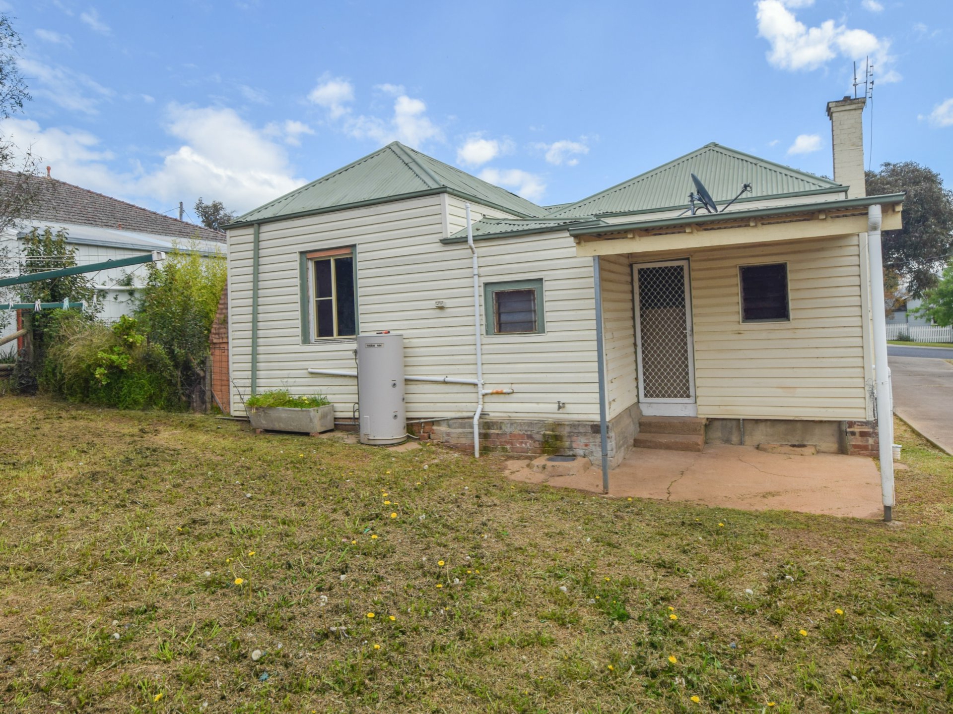 56 Caple Street, Young