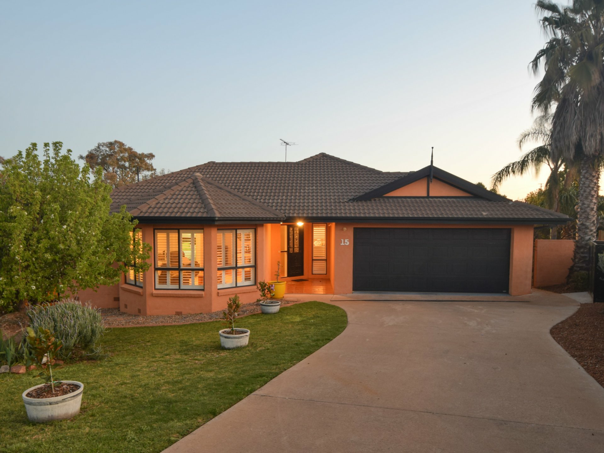 15 Matthew Street, YOUNG