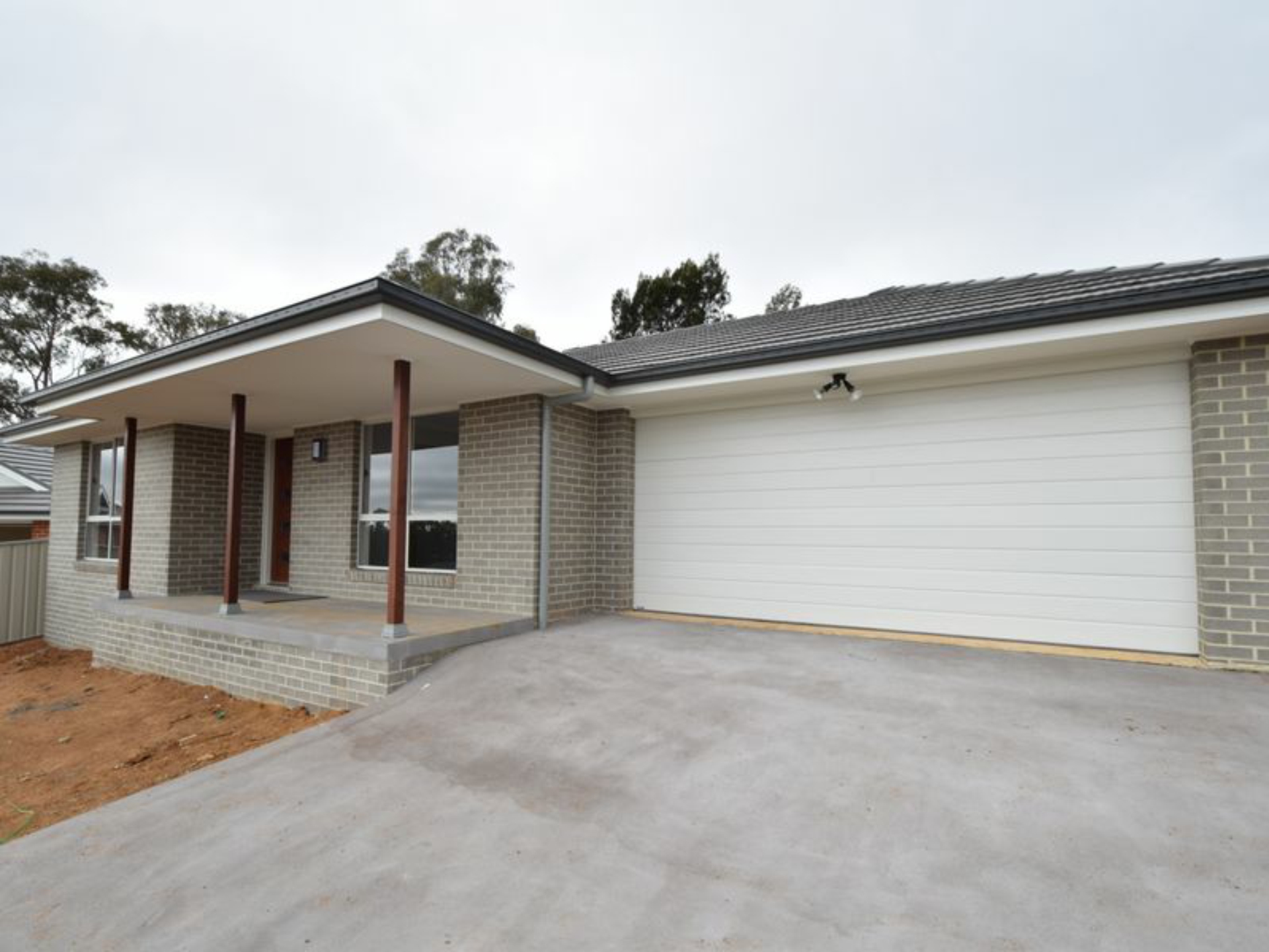 9 Henry Place, YOUNG