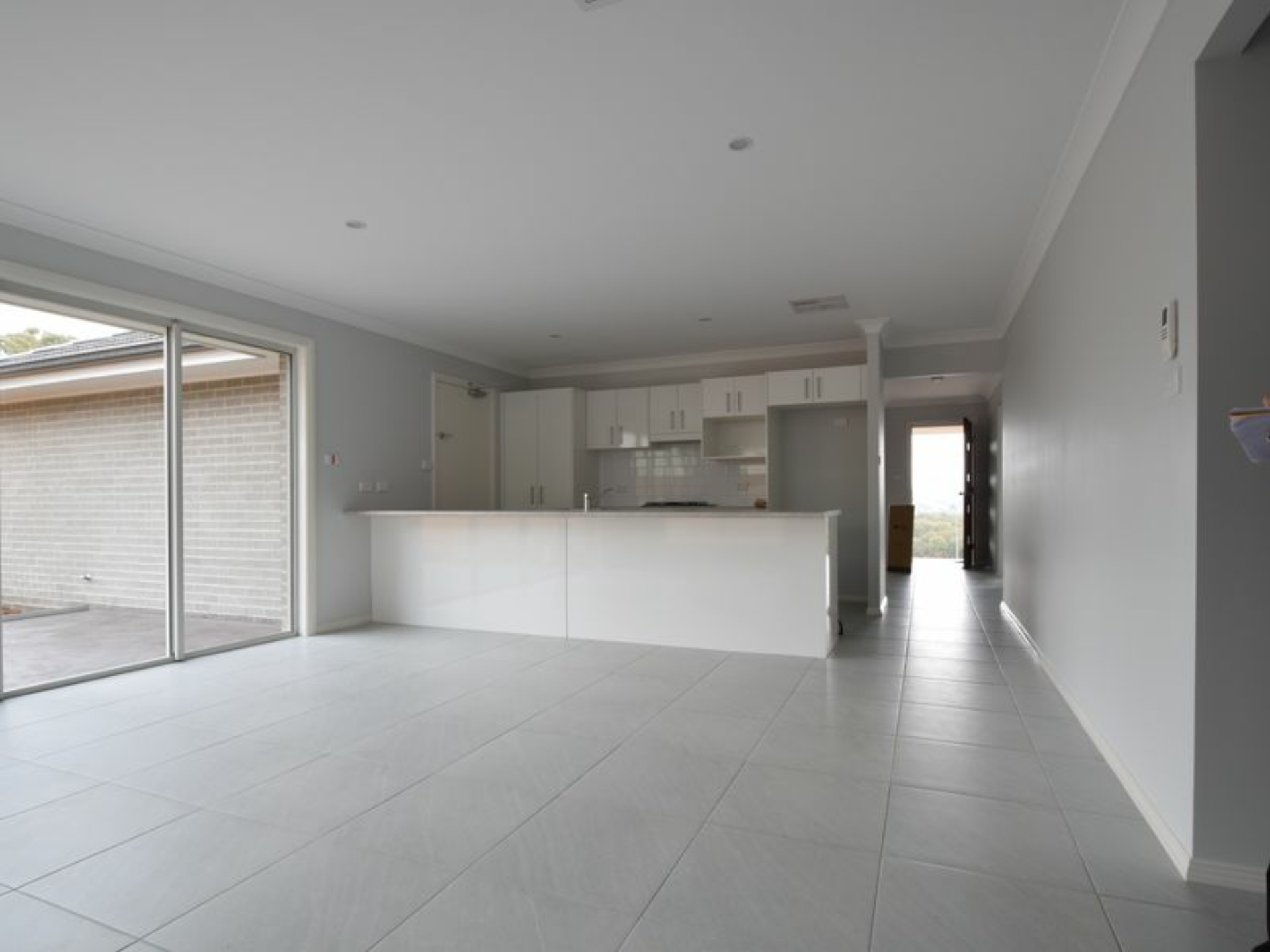 9 Henry Place, YOUNG