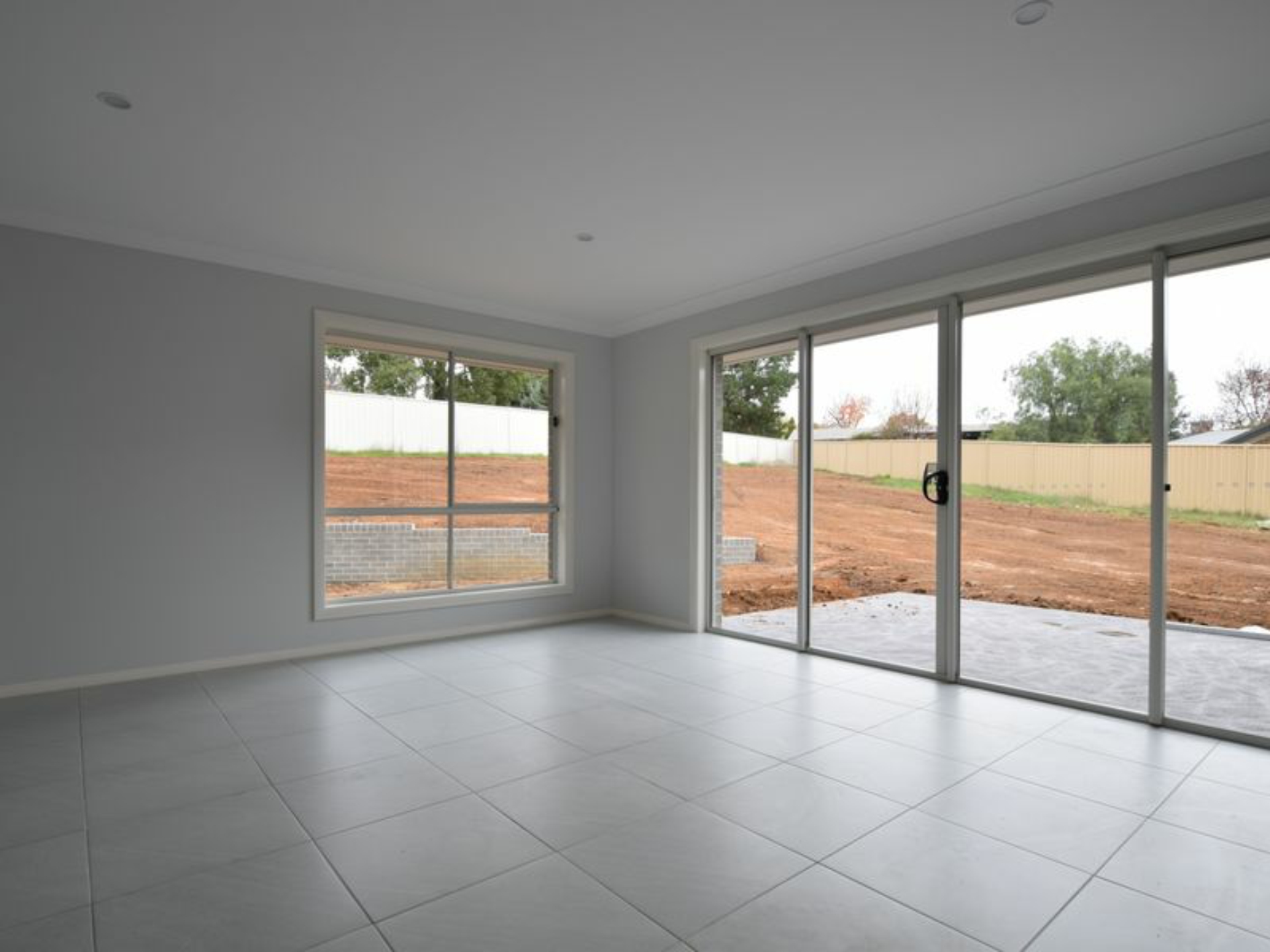 9 Henry Place, YOUNG