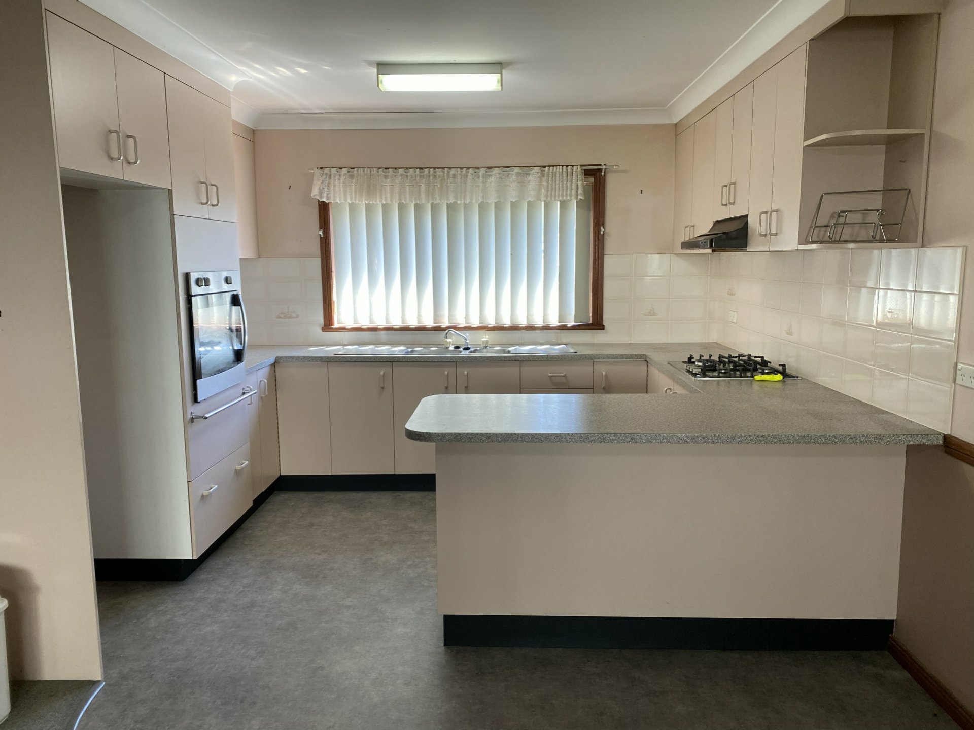 29 Gordon Street, YOUNG