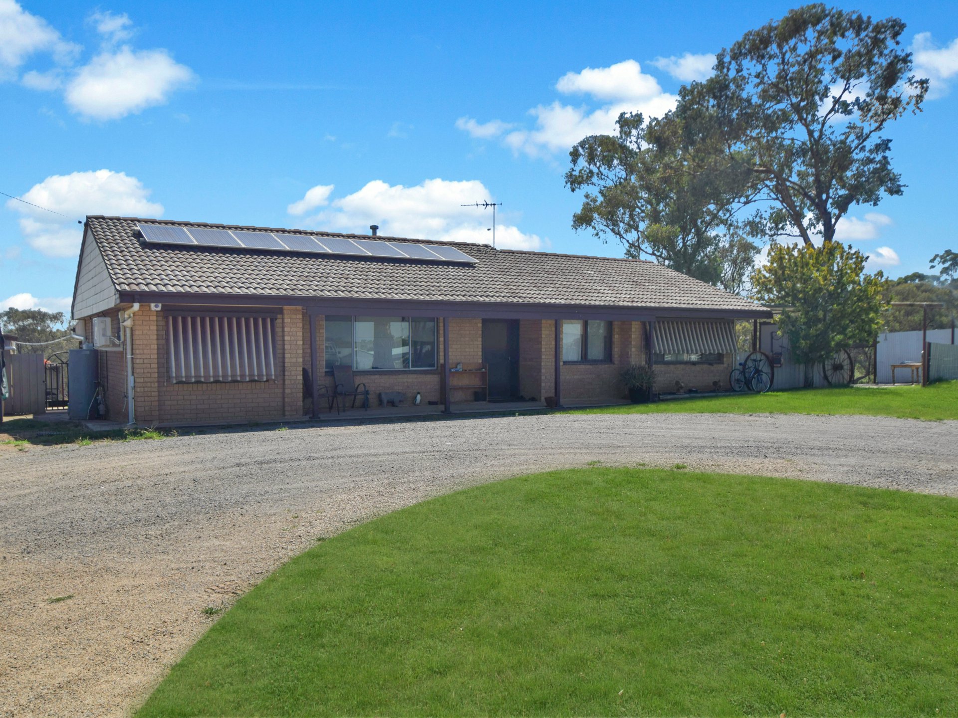 3290 Moppity Road, YOUNG
