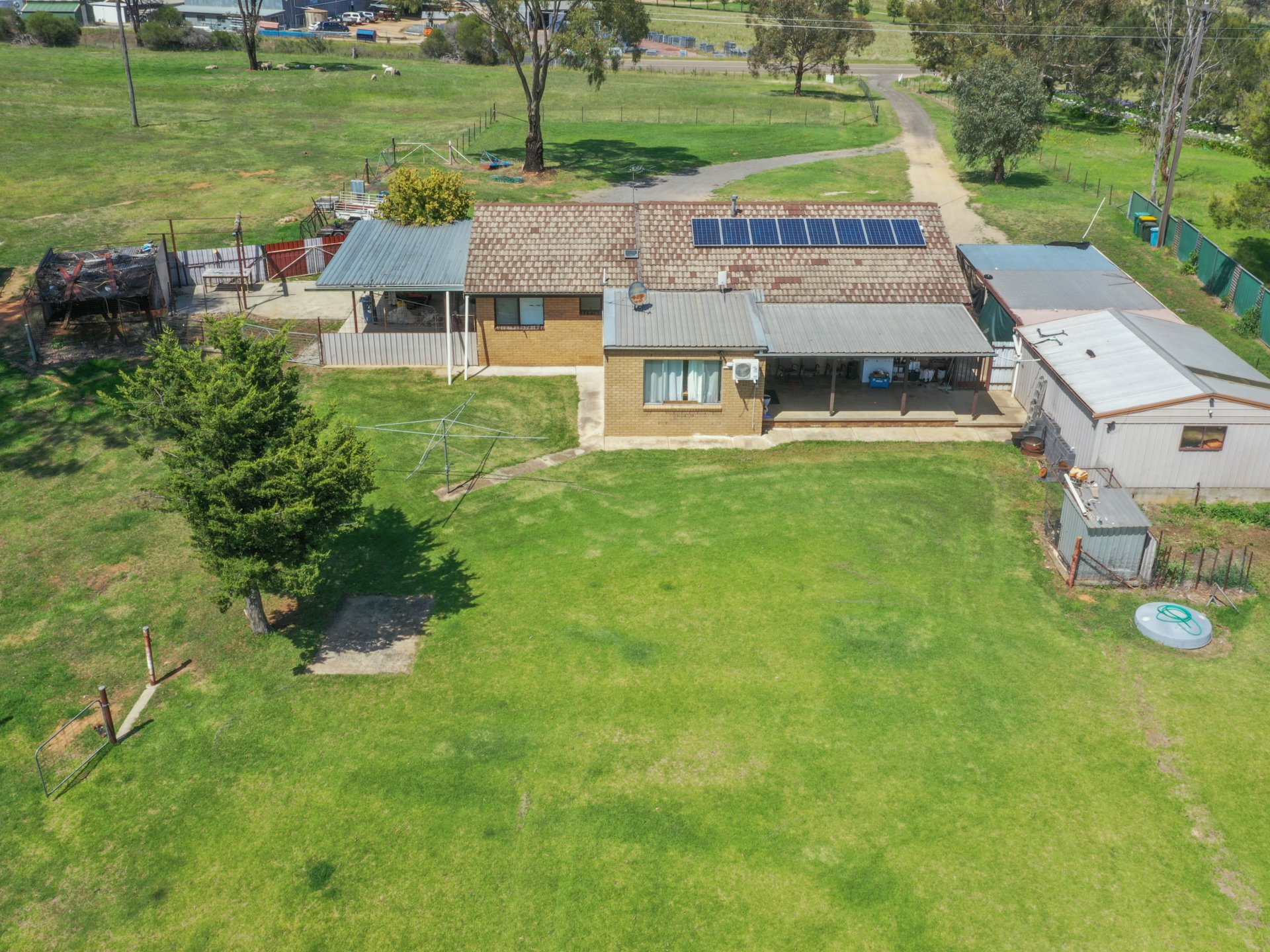 3290 Moppity Road, YOUNG