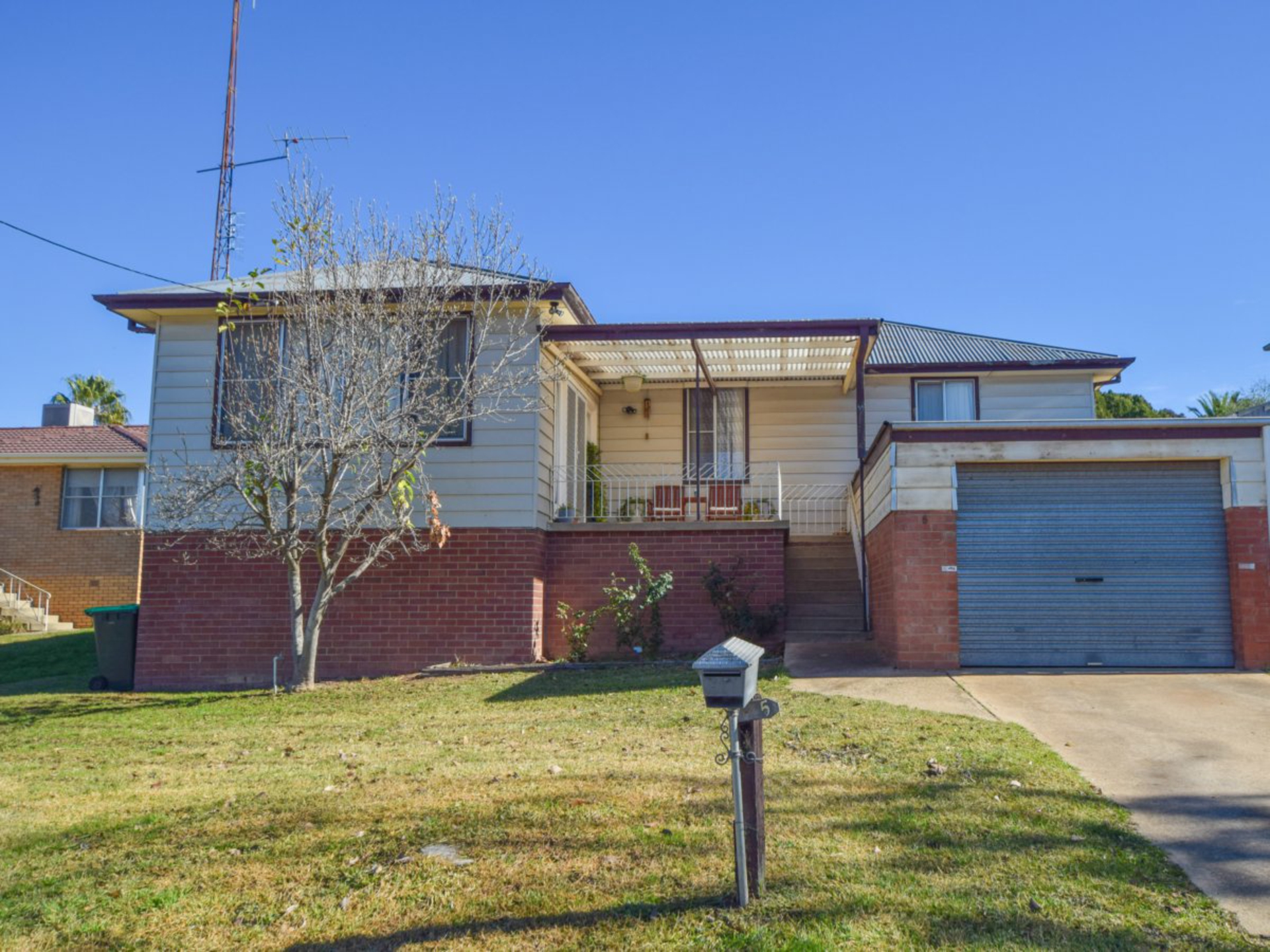 5 Lansdowne Street — photo from LJ Hooker Young