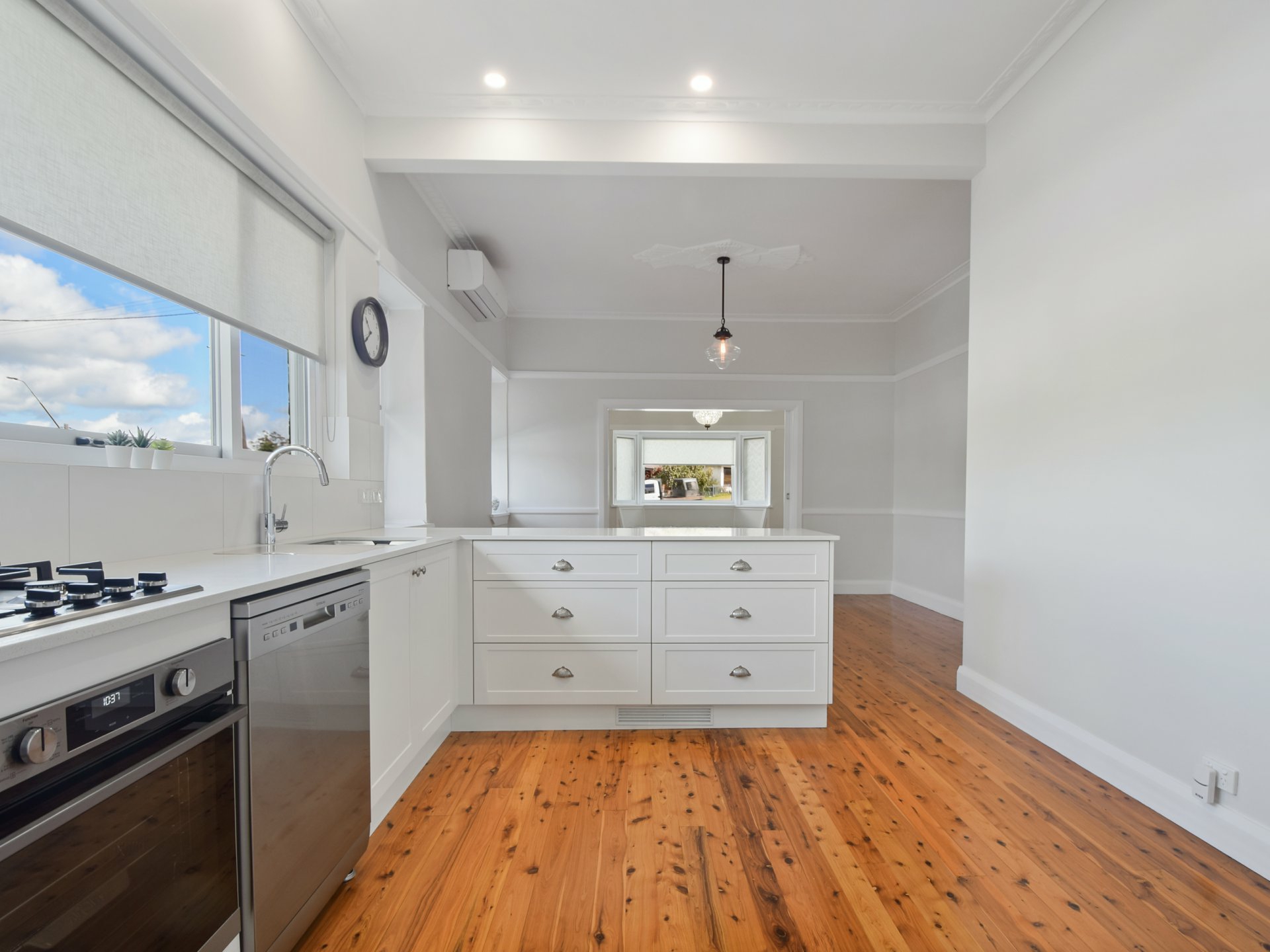 2 Zouch Street, YOUNG