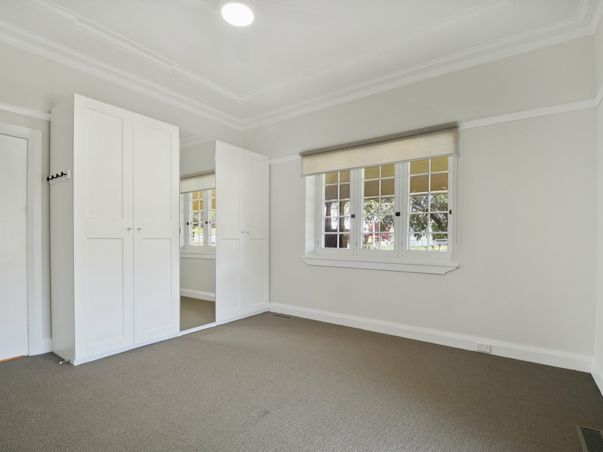 2 Zouch Street, YOUNG