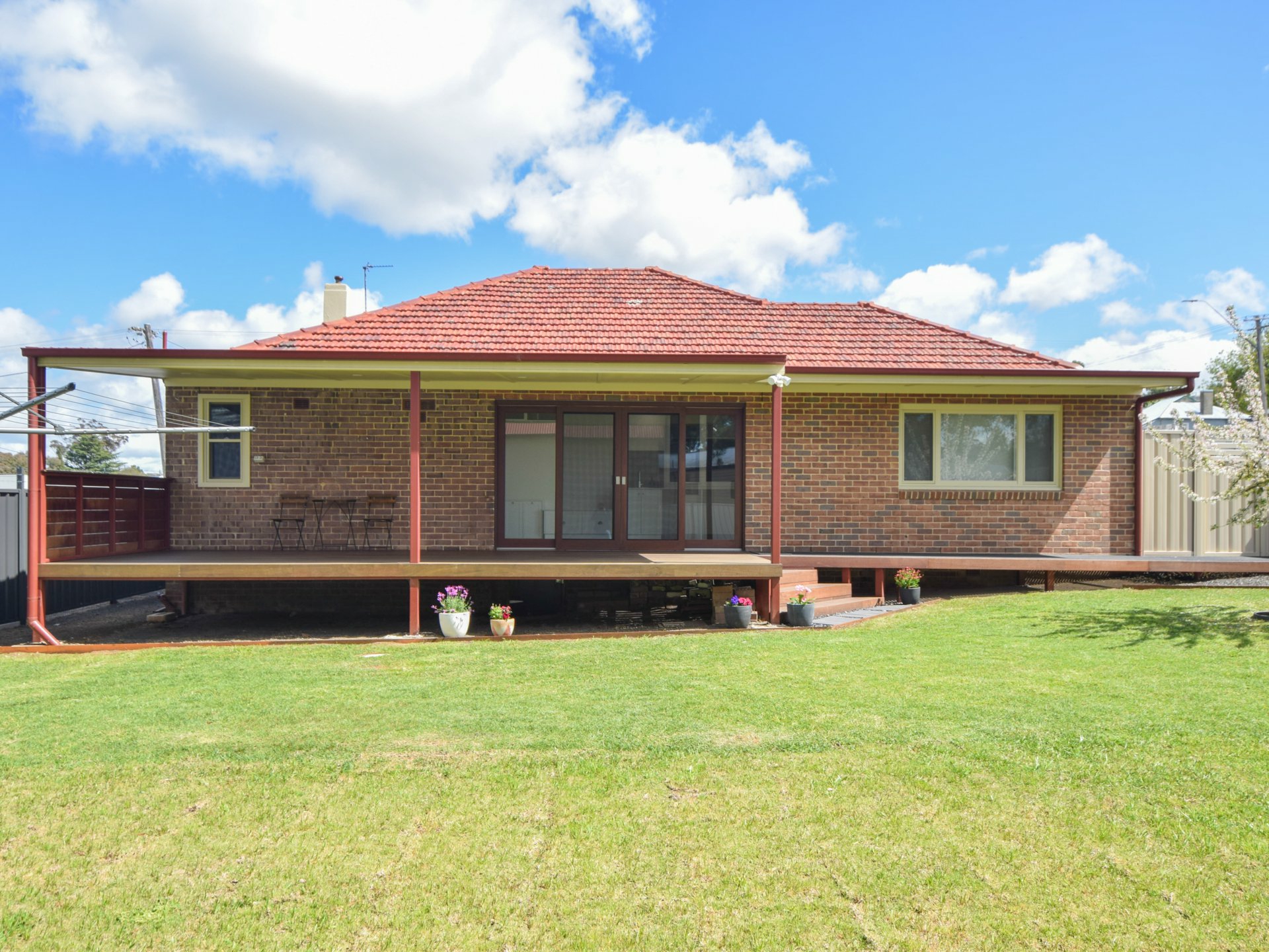 2 Zouch Street, YOUNG