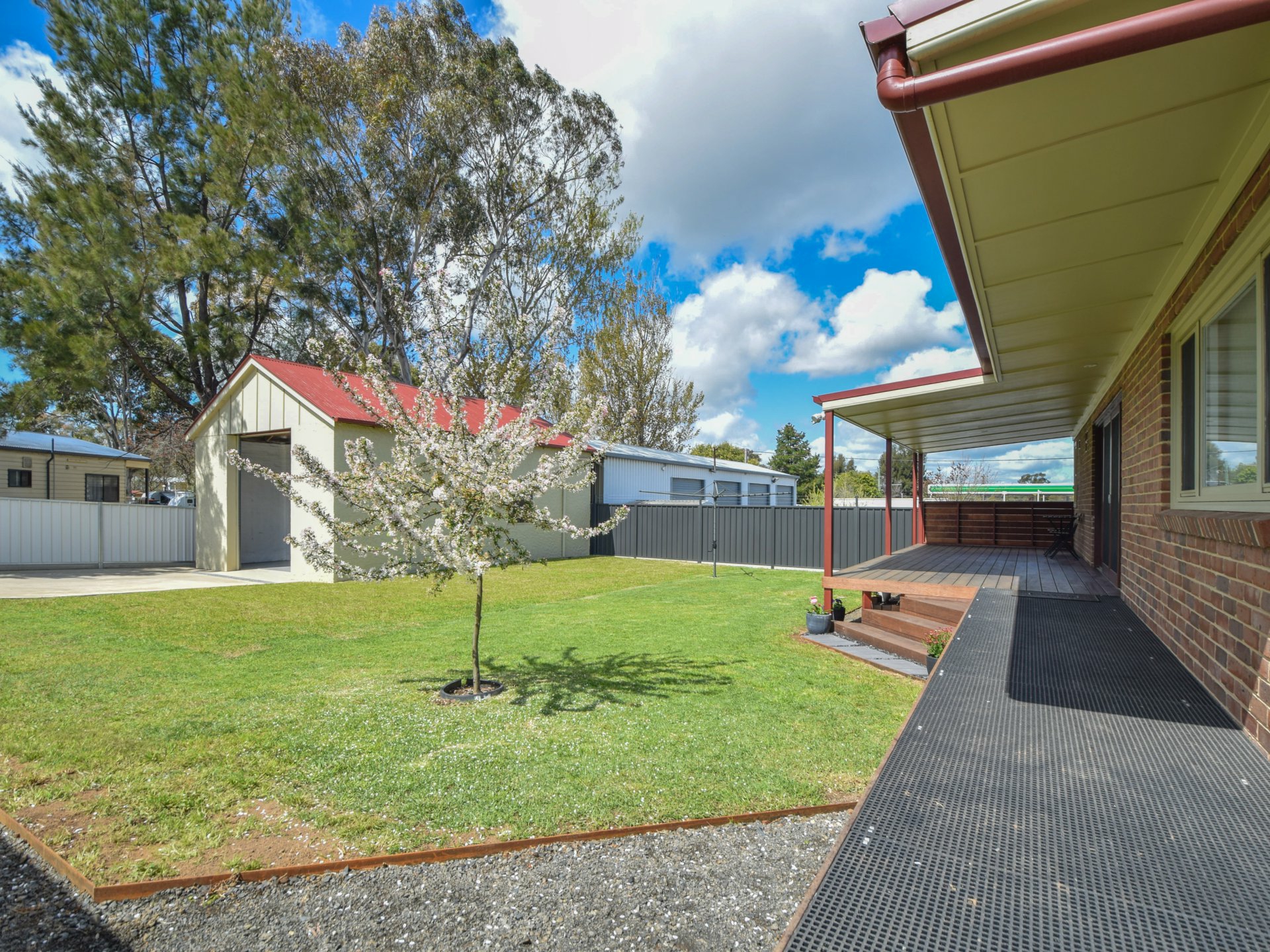 2 Zouch Street, YOUNG