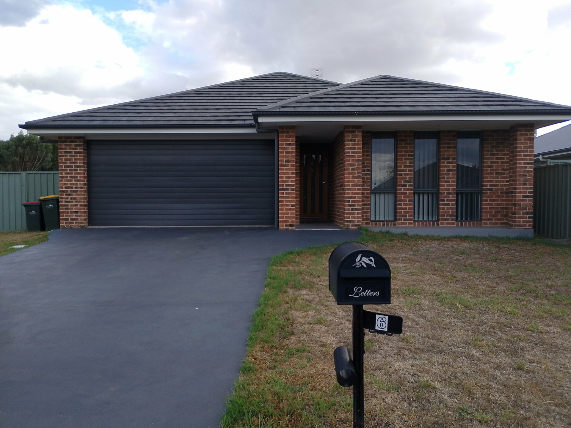 6 Francis Place, YOUNG