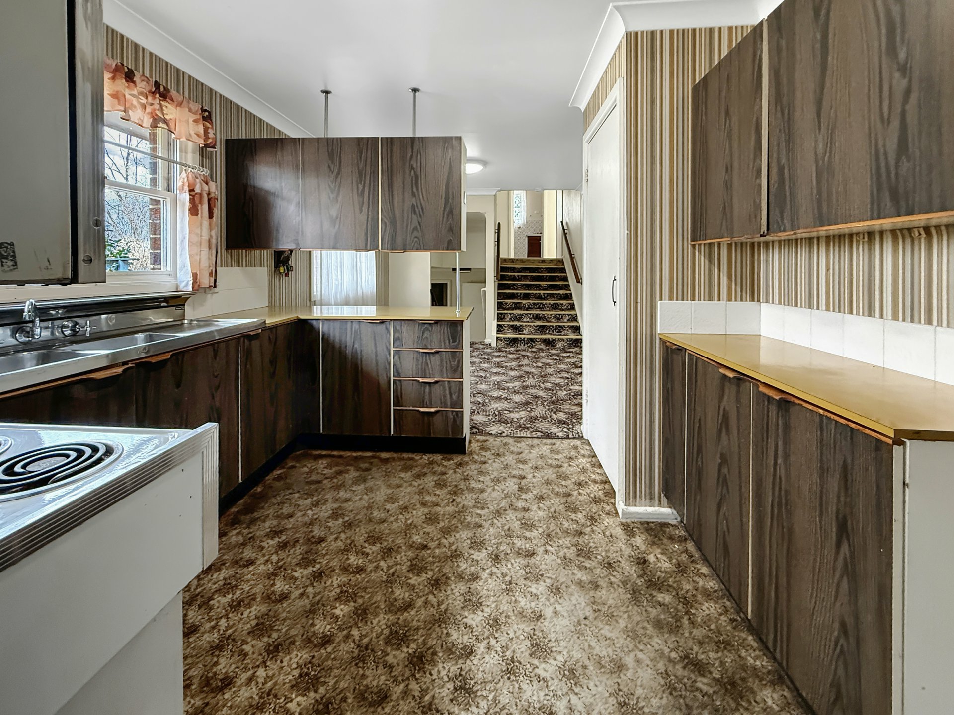 218 William Street — photo 7 of 27