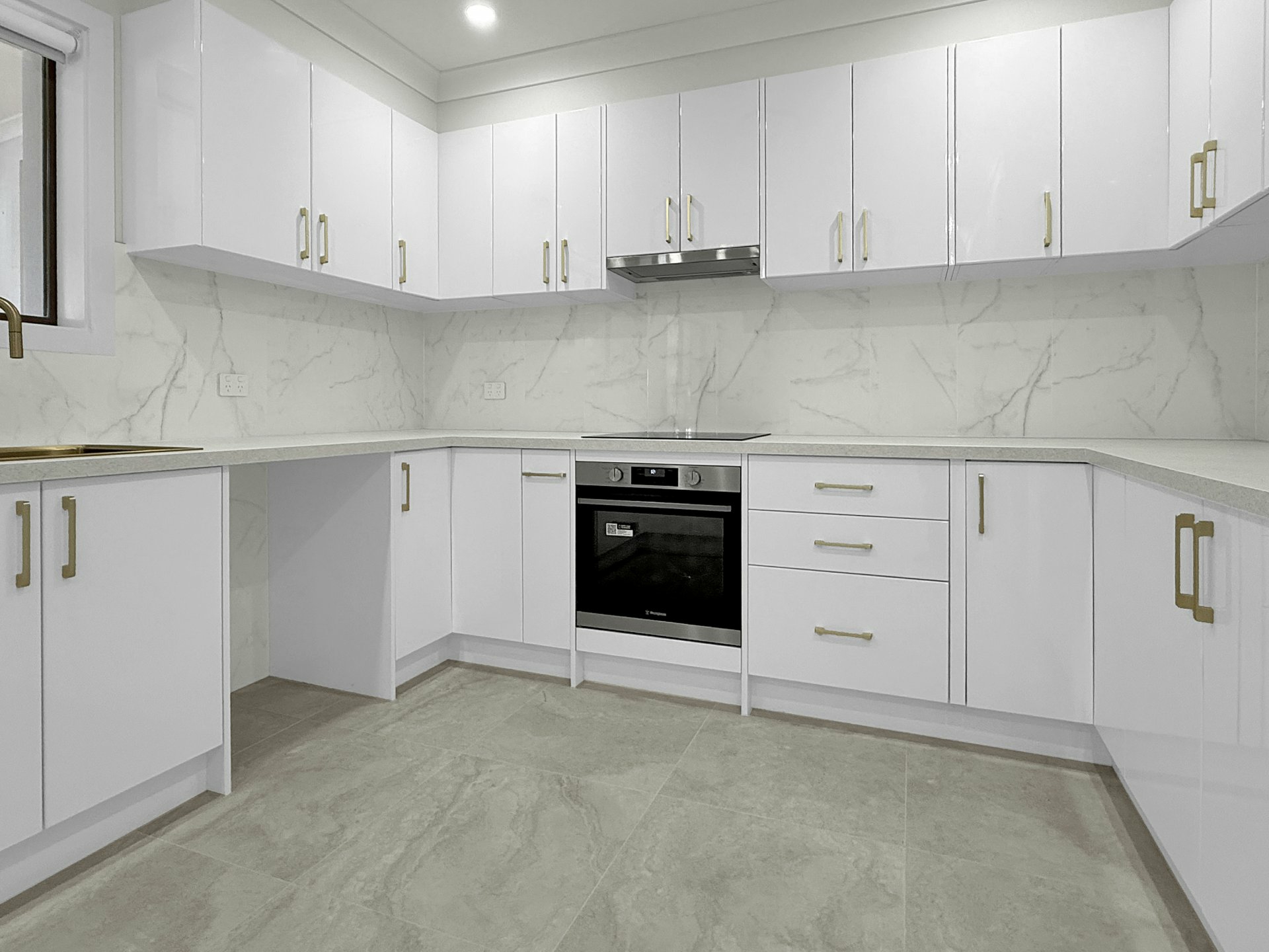 97 Thornhill Street — photo 4 of 17