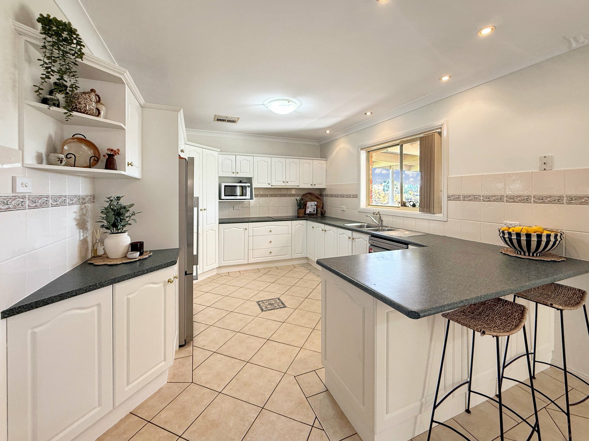 19 Pineview Circuit — photo 4 of 24
