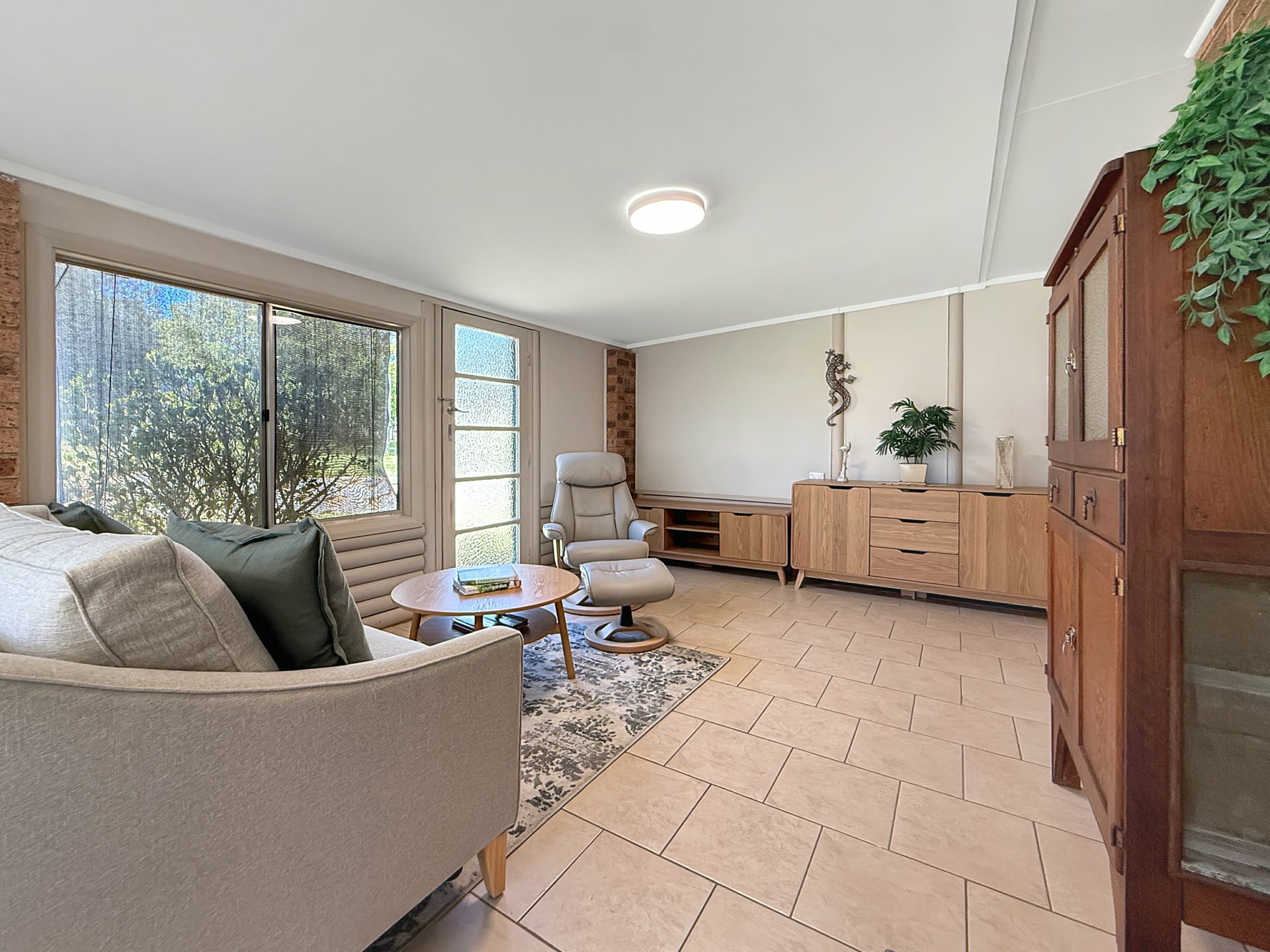 46 Pineview Circuit — photo 7 of 25