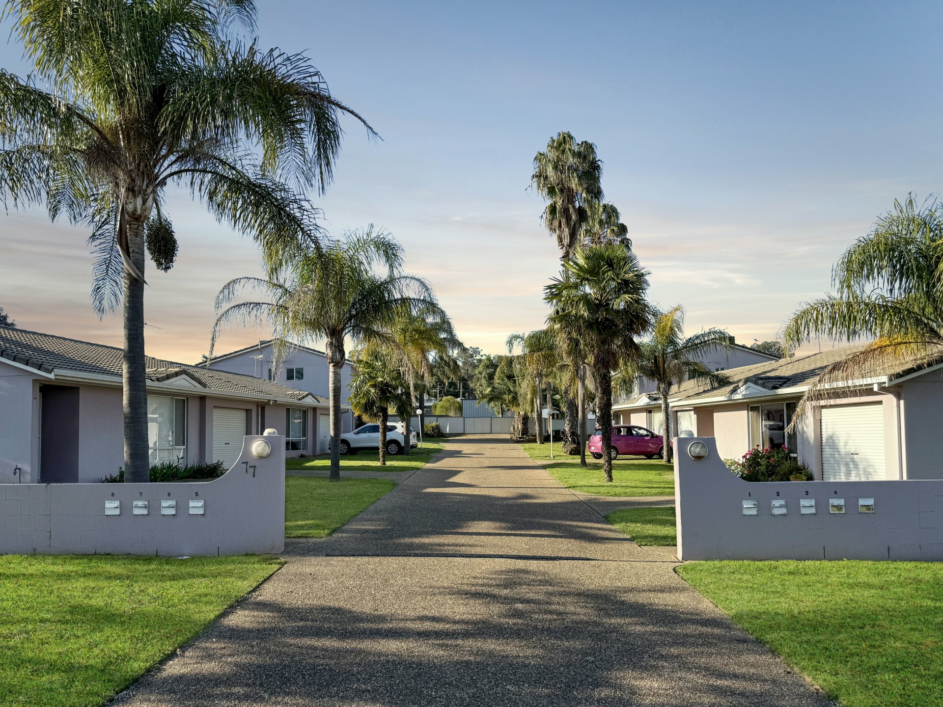 3/77 Edwards Street — photo from LJ Hooker Young