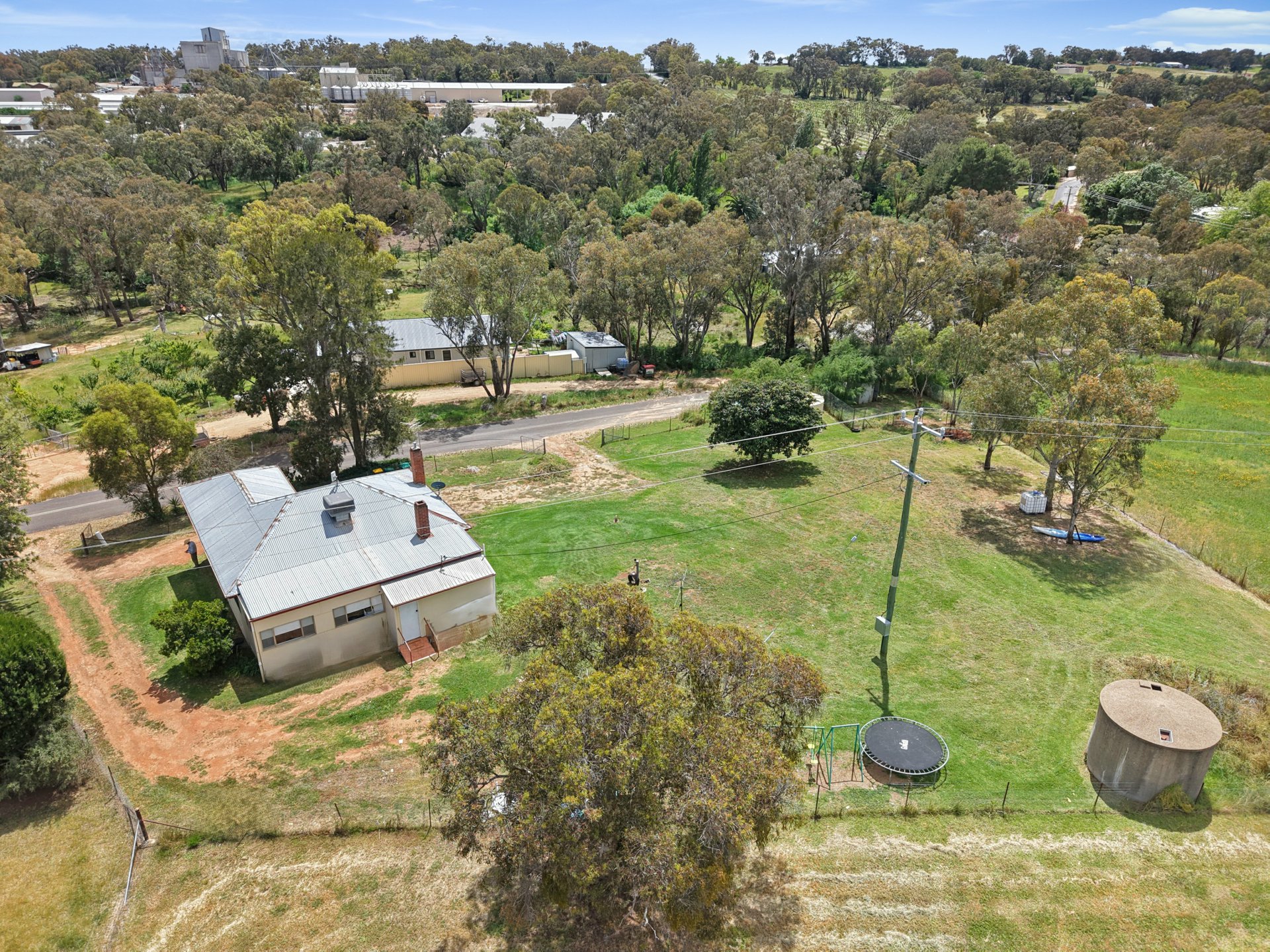 78 Victoria Gully Road — photo 2 of 13