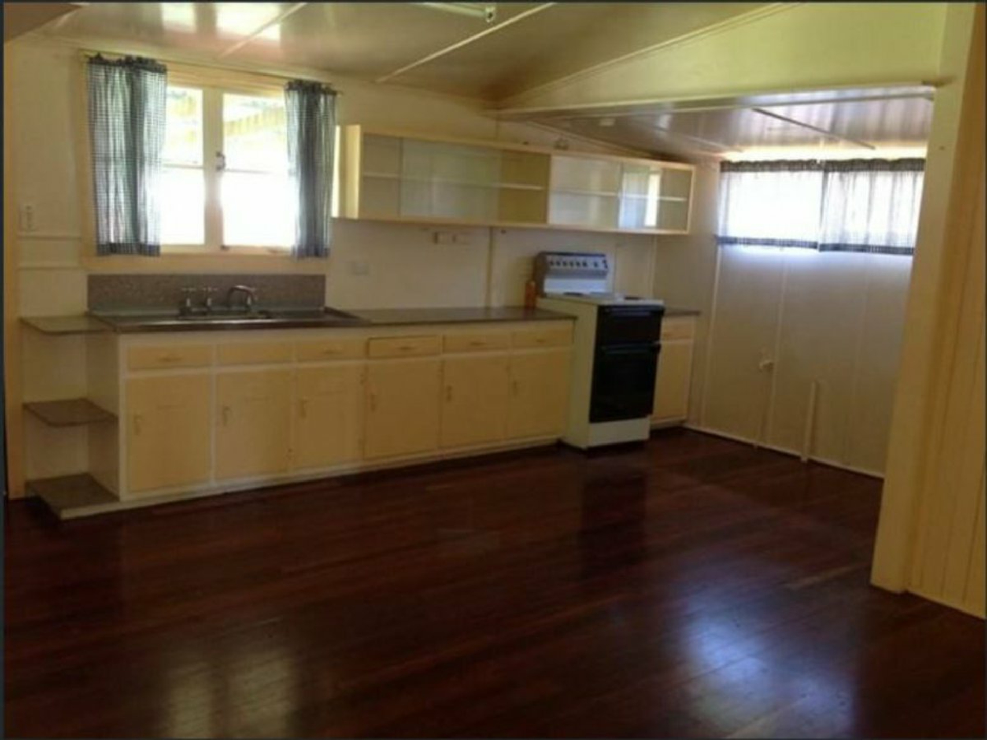 7 River Road, KINGAROY