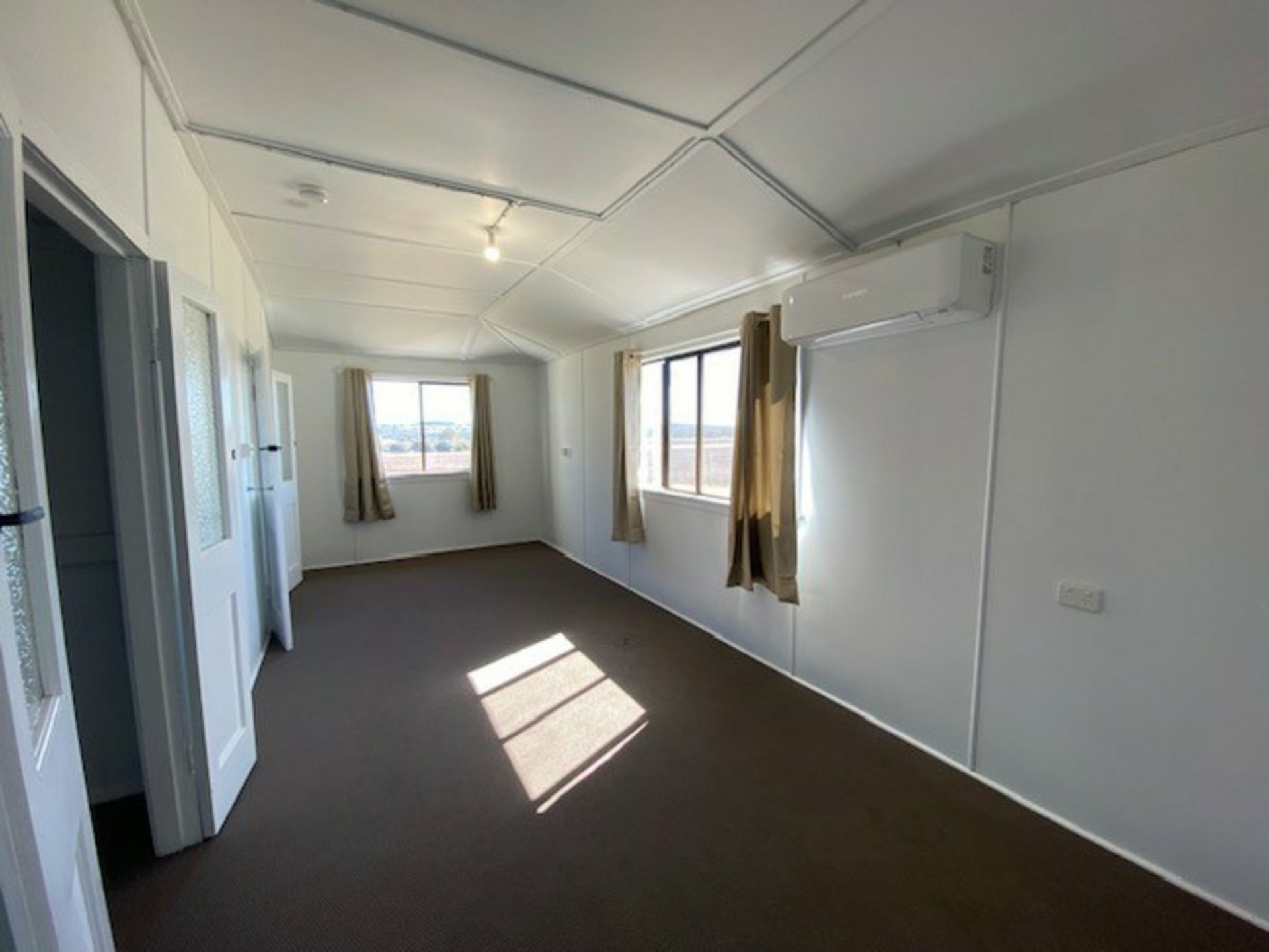 82 Logans Road, WOOROOLIN