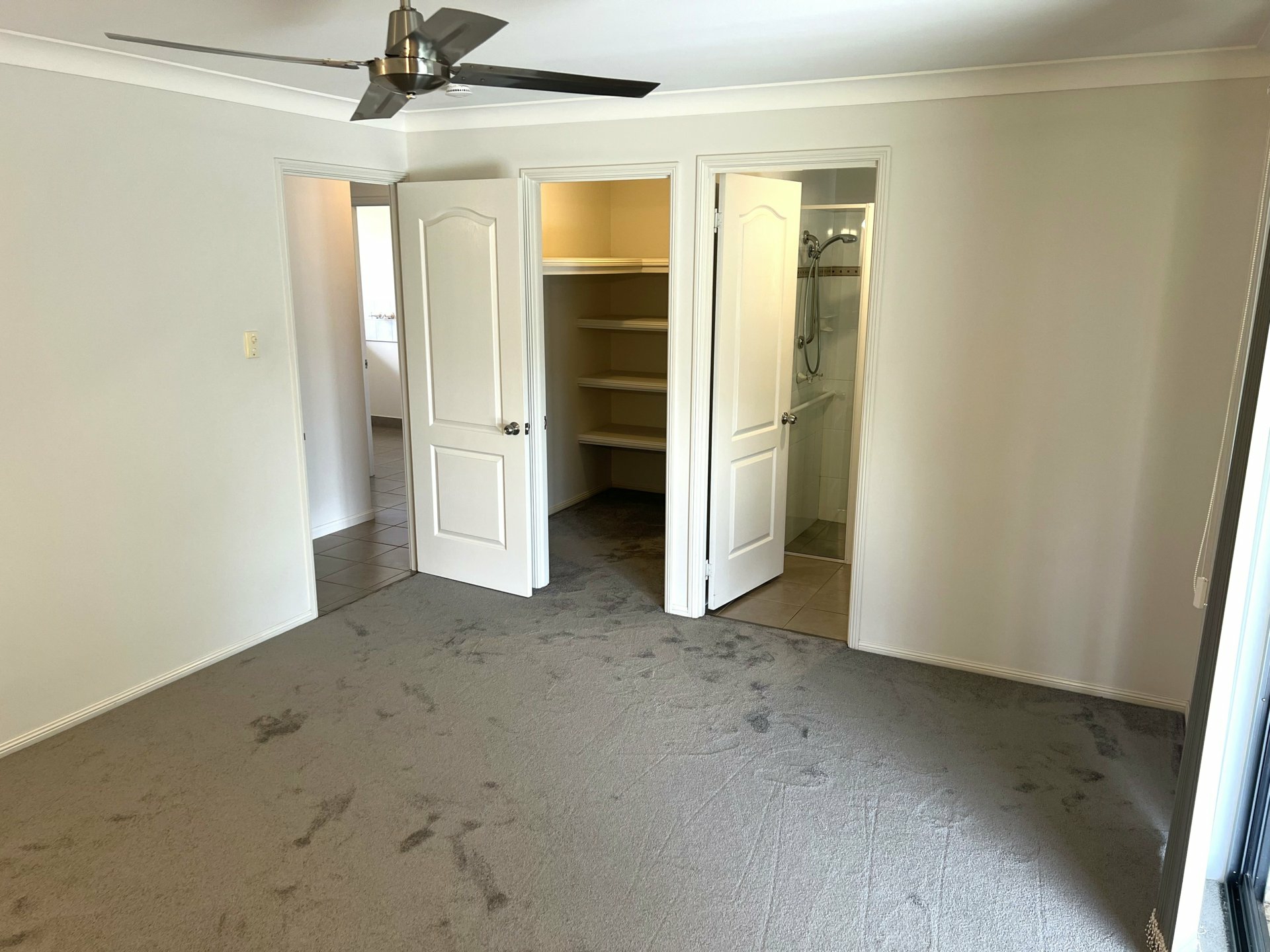 53-55 Macauley Drive — photo 12 of 25