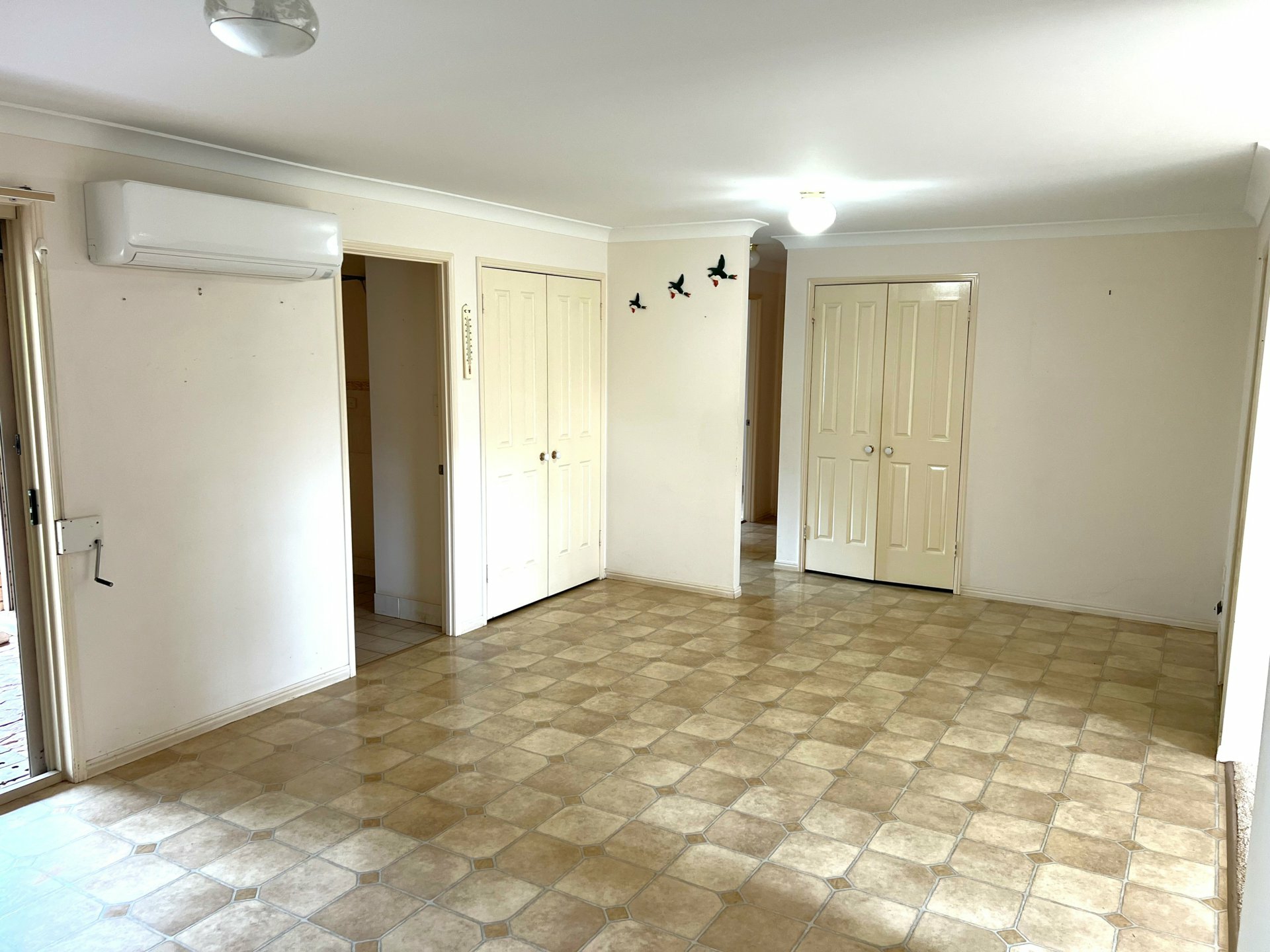 9 Banksia Drive — photo 4 of 15
