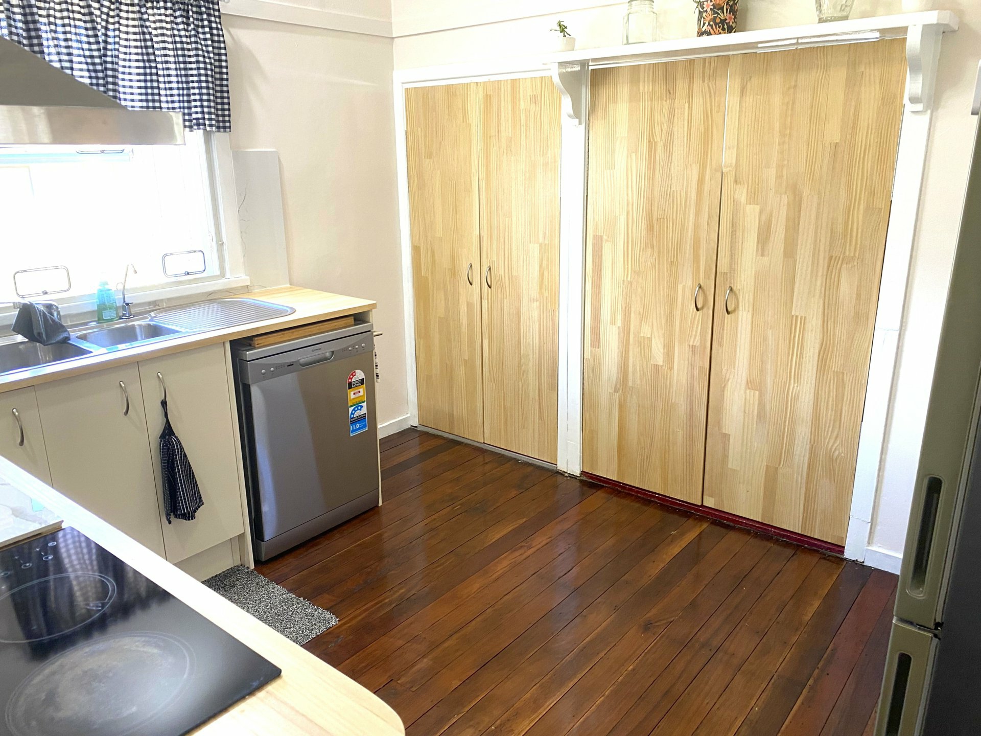 28 Edward Street — photo 4 of 20