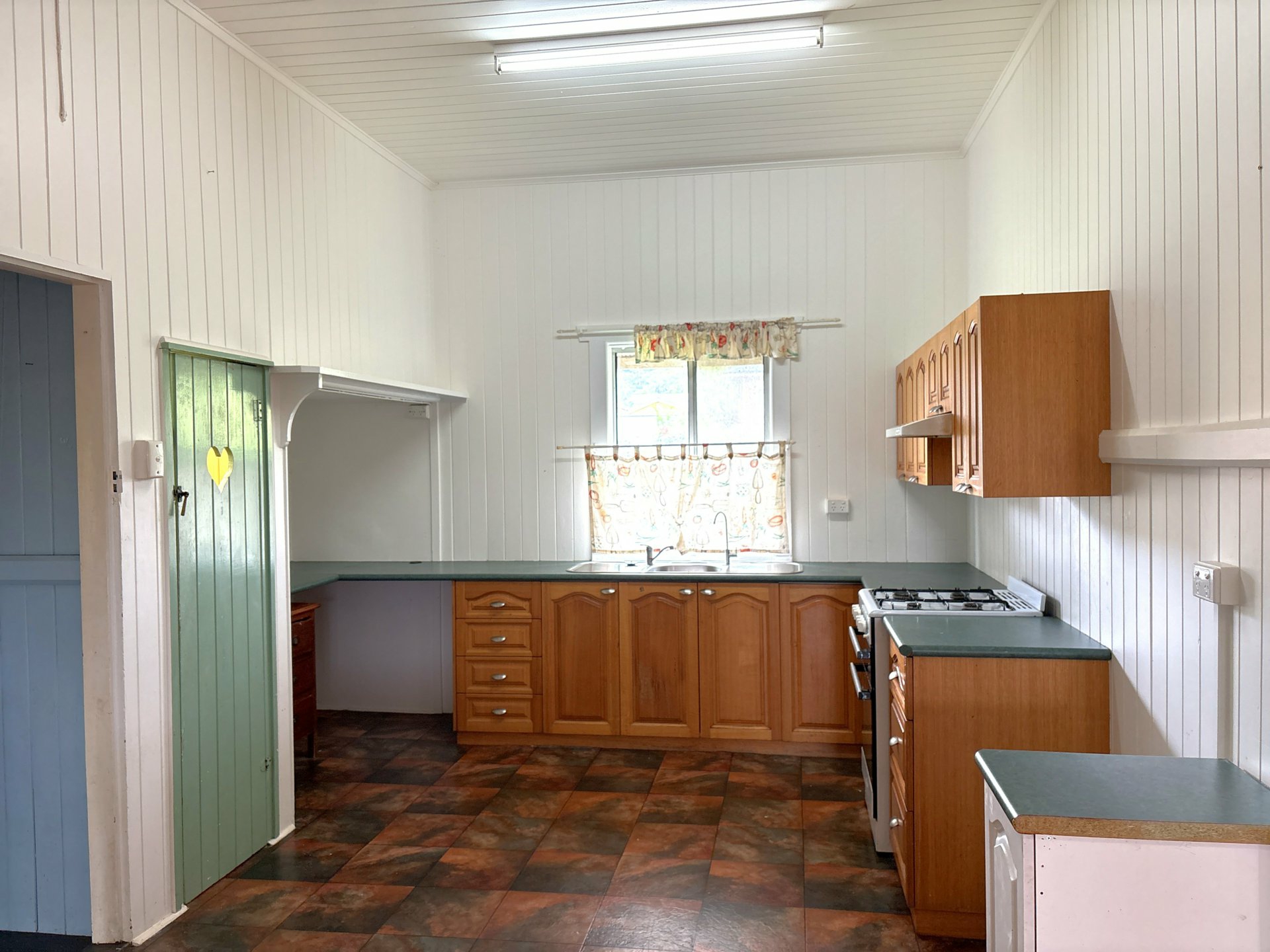 15 Fisher Street — photo 2 of 16