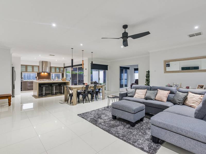 10 Trail Side Court Upper Coomera QLD
