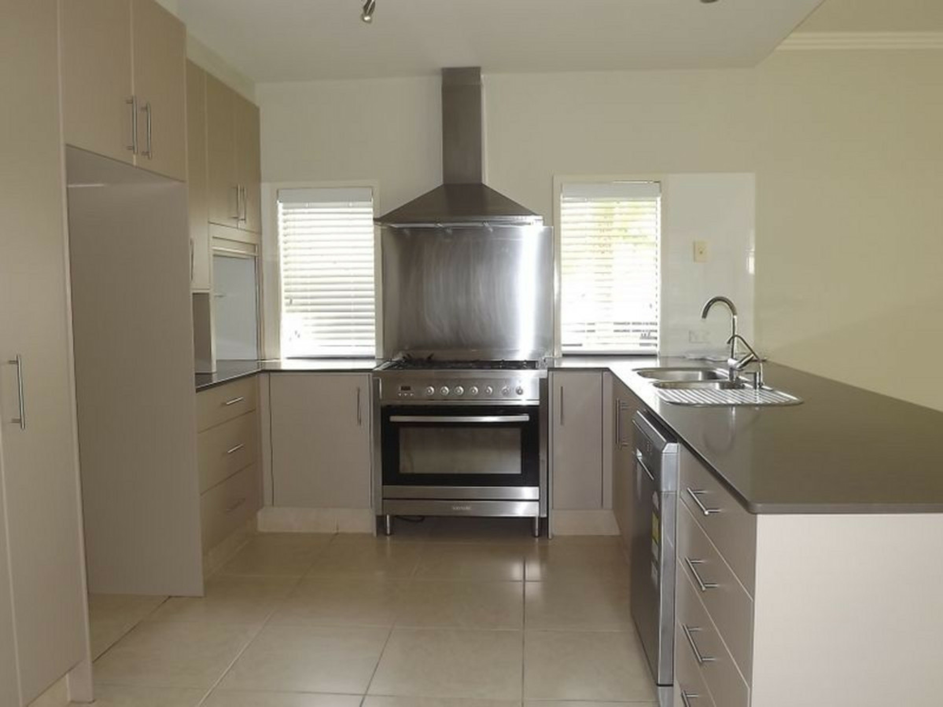 42 Ceil Circuit, COOMERA WATERS